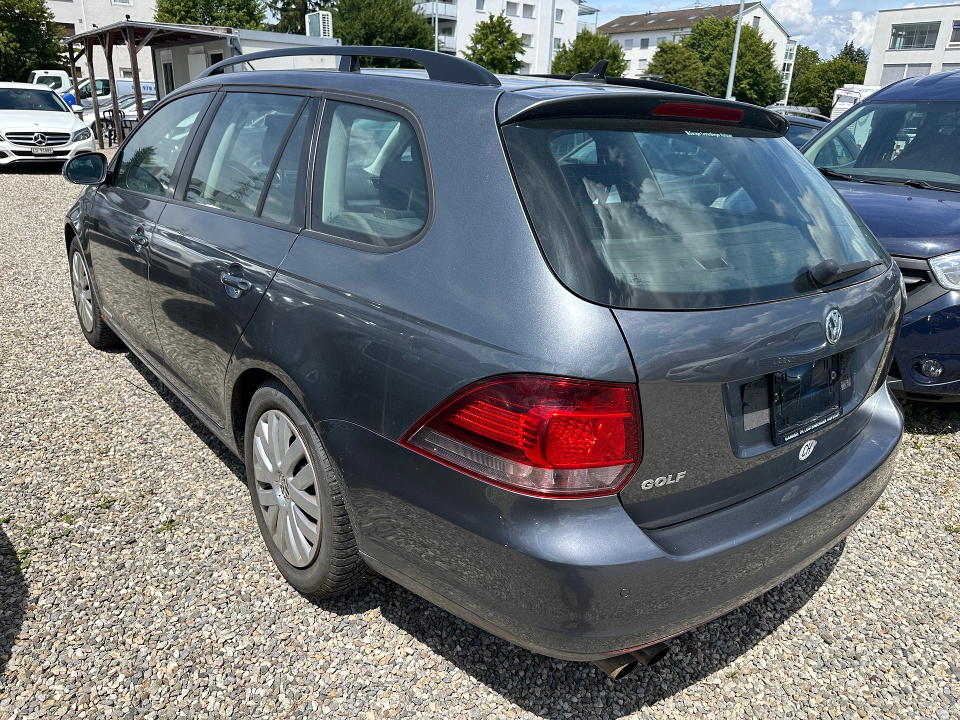 VW Golf Variant 1.6 TDI Comfortline 4Motion-image-2