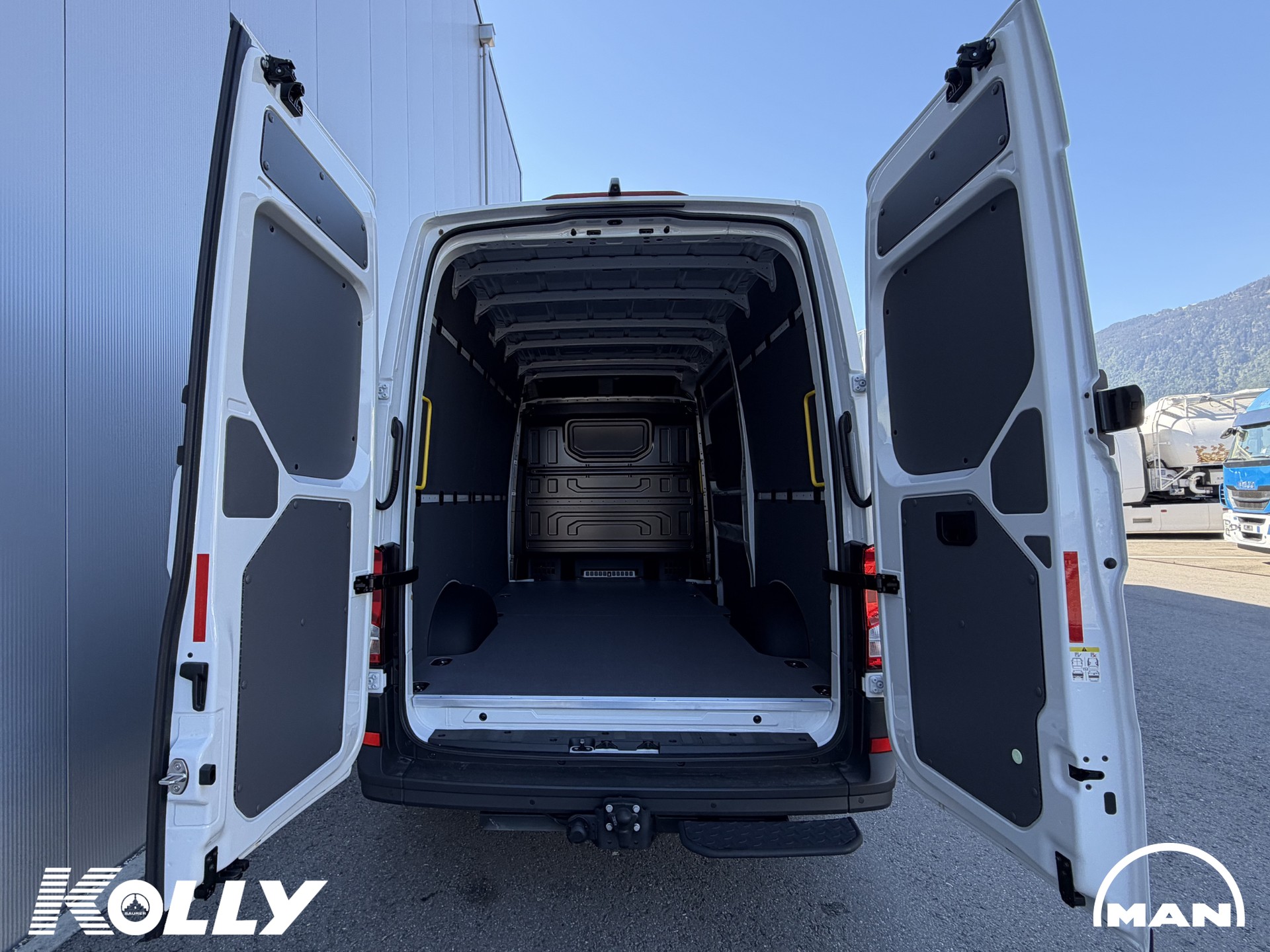 MAN 3.180 Fourgon 4x4-image-6
