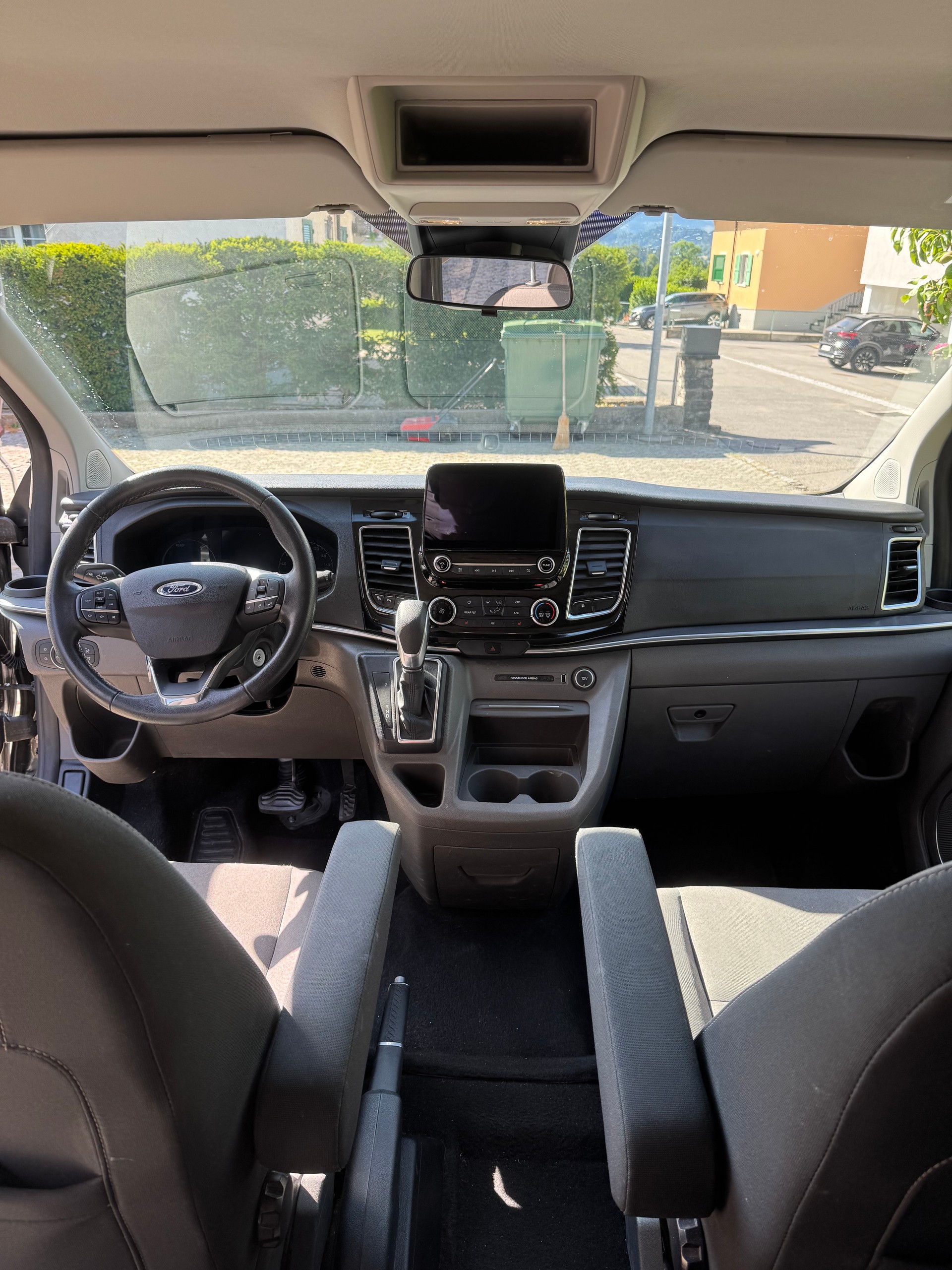 FORD FORD Tourneo Custom 320 L1H1 Titanium PHEV-image-2