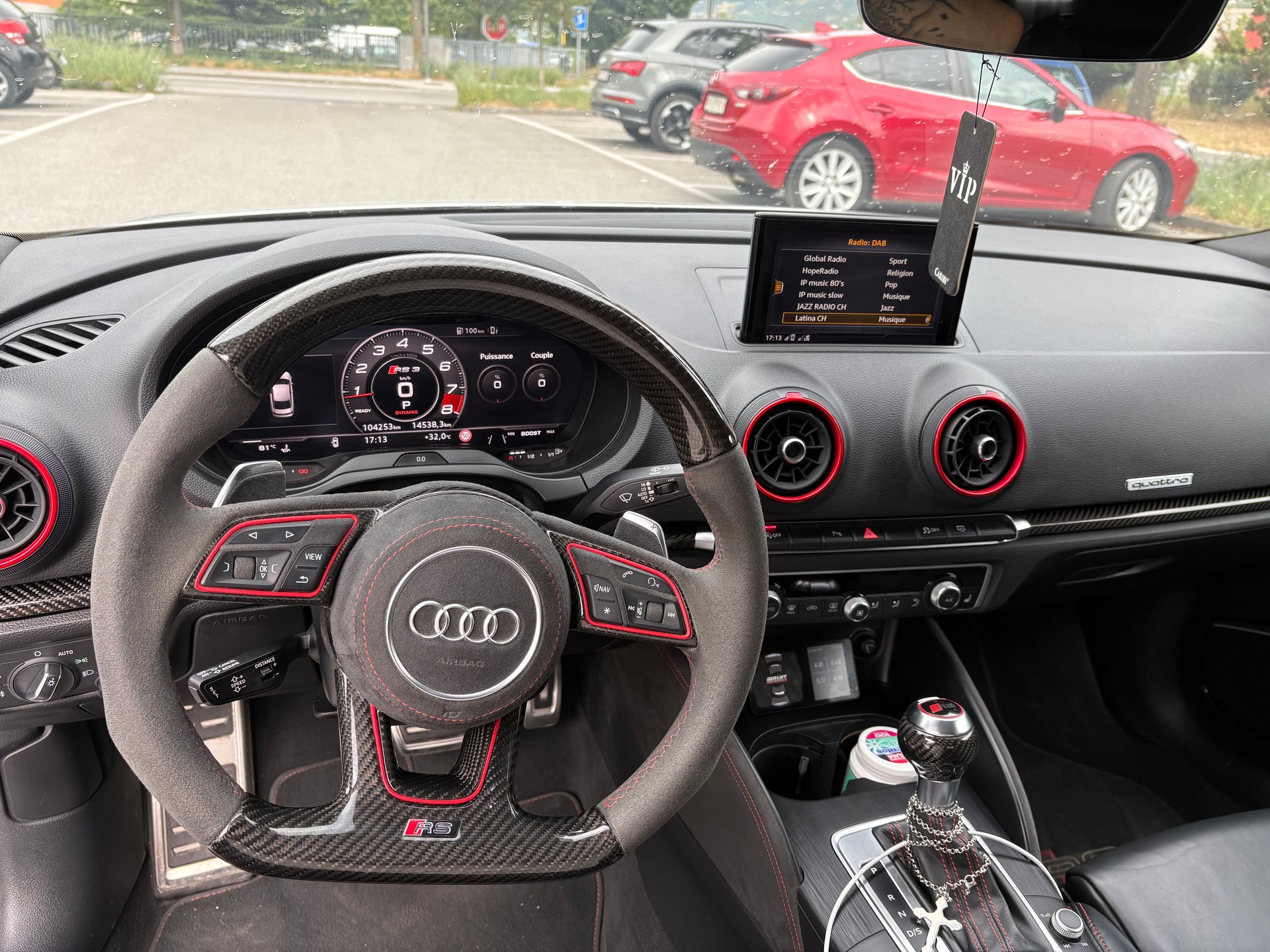 AUDI 2.5 T FSI quattro S-Tronic-image-4