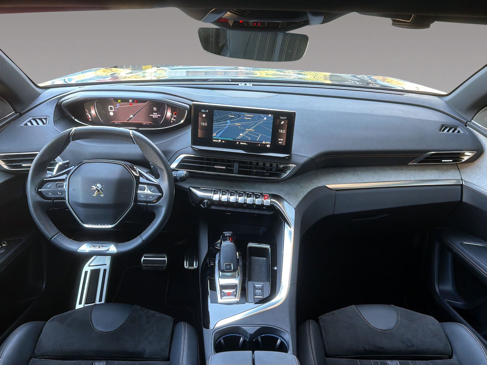 PEUGEOT 3008 1.2 PureTech GT Pack EAT8-image-14