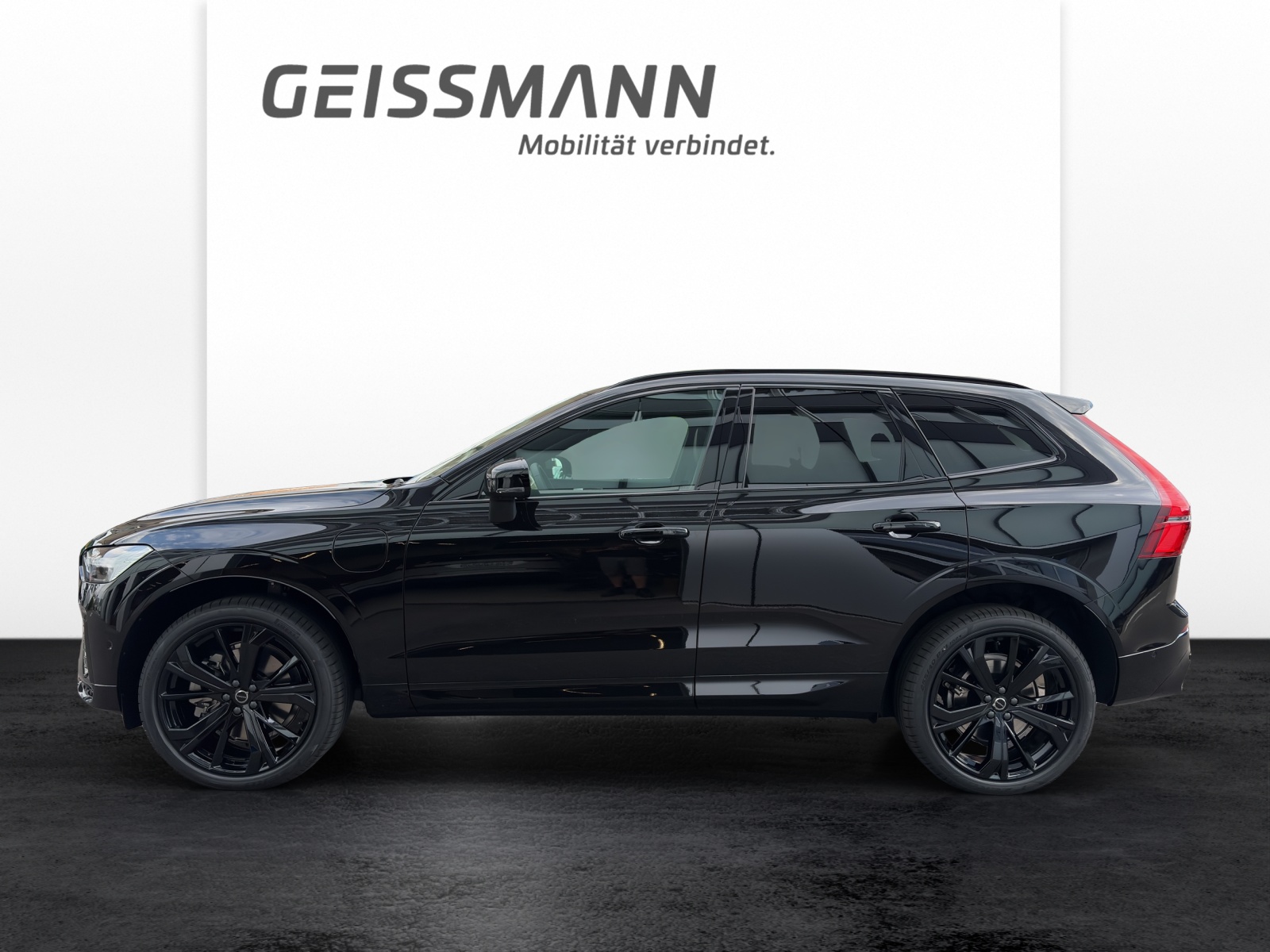 VOLVO XC60 2.0 T6 TE Black Edition eAWD-showroom-element-2