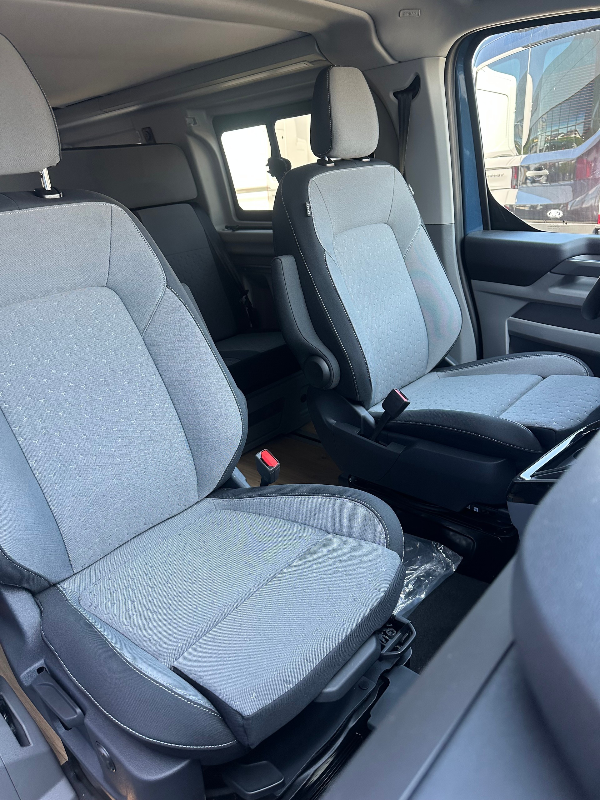 FORD Transit C Nugget 320 L1 2.0 Ec Titanium/170CV/Aut.-image-14