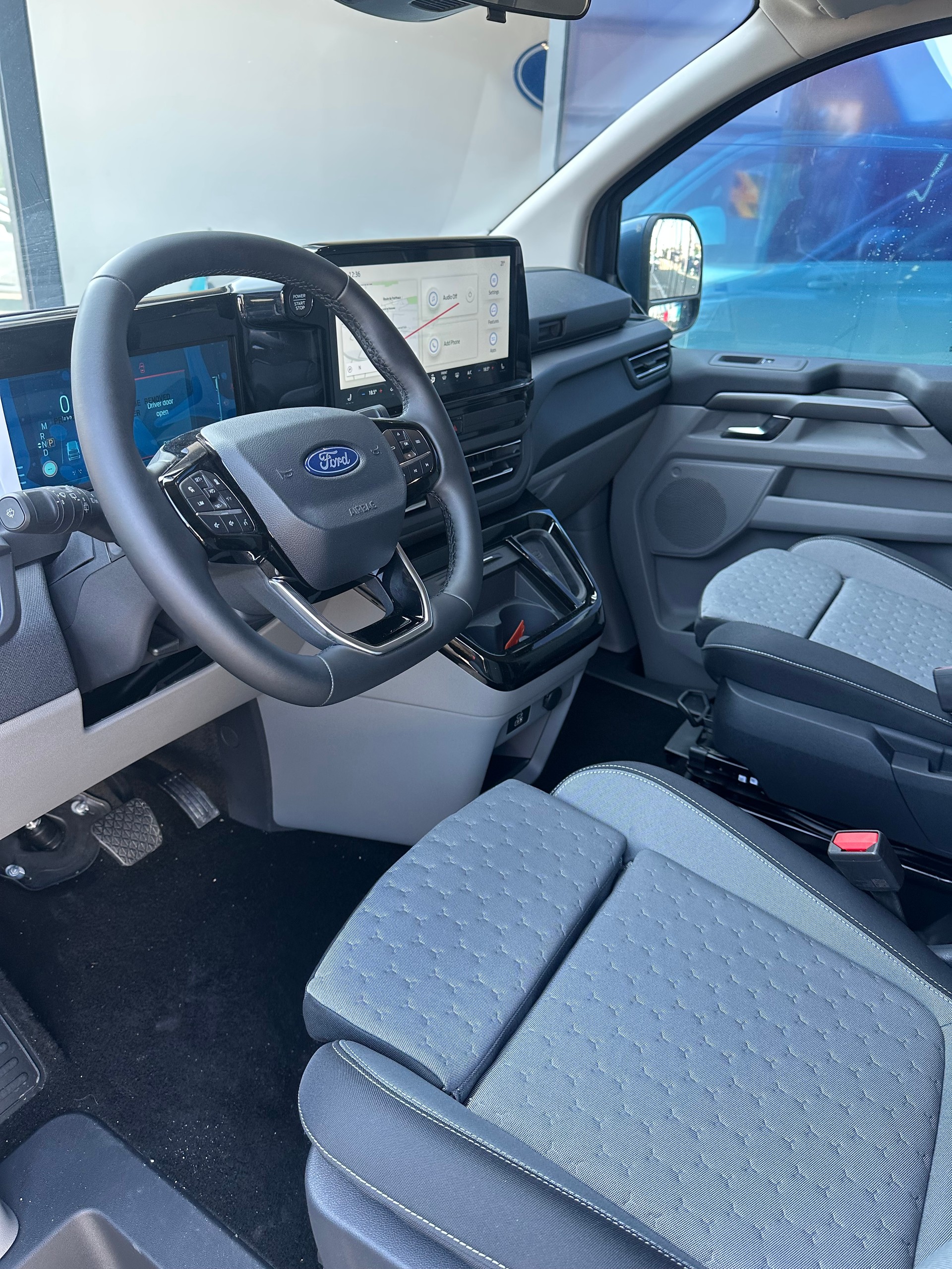 FORD Transit C Nugget 320 L1 2.0 Ec Titanium/170CV/Aut.-image-9