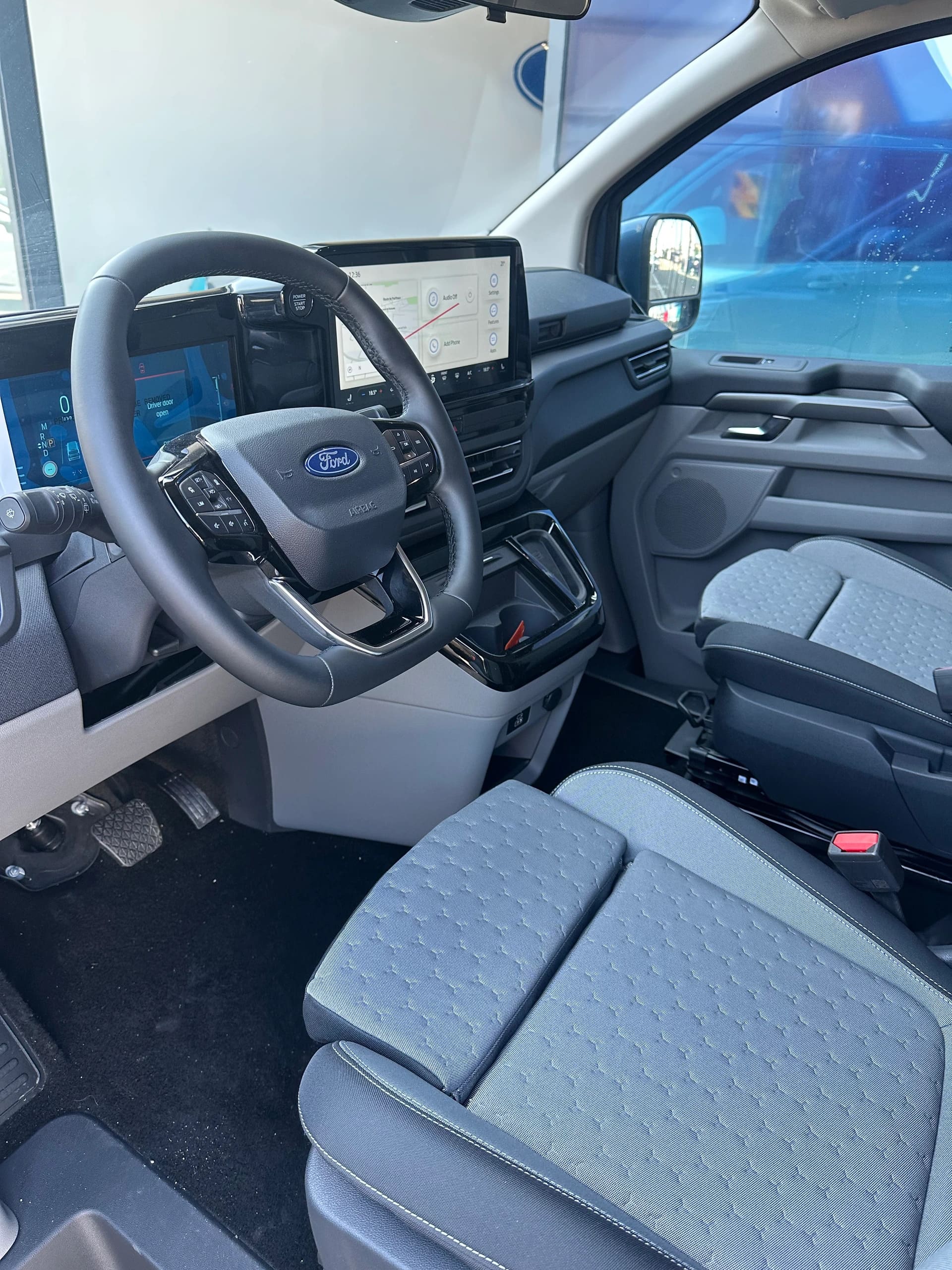 FORD Transit C Nugget 320 L1 2.0 Ec Titanium/170CV/Aut.-image-9