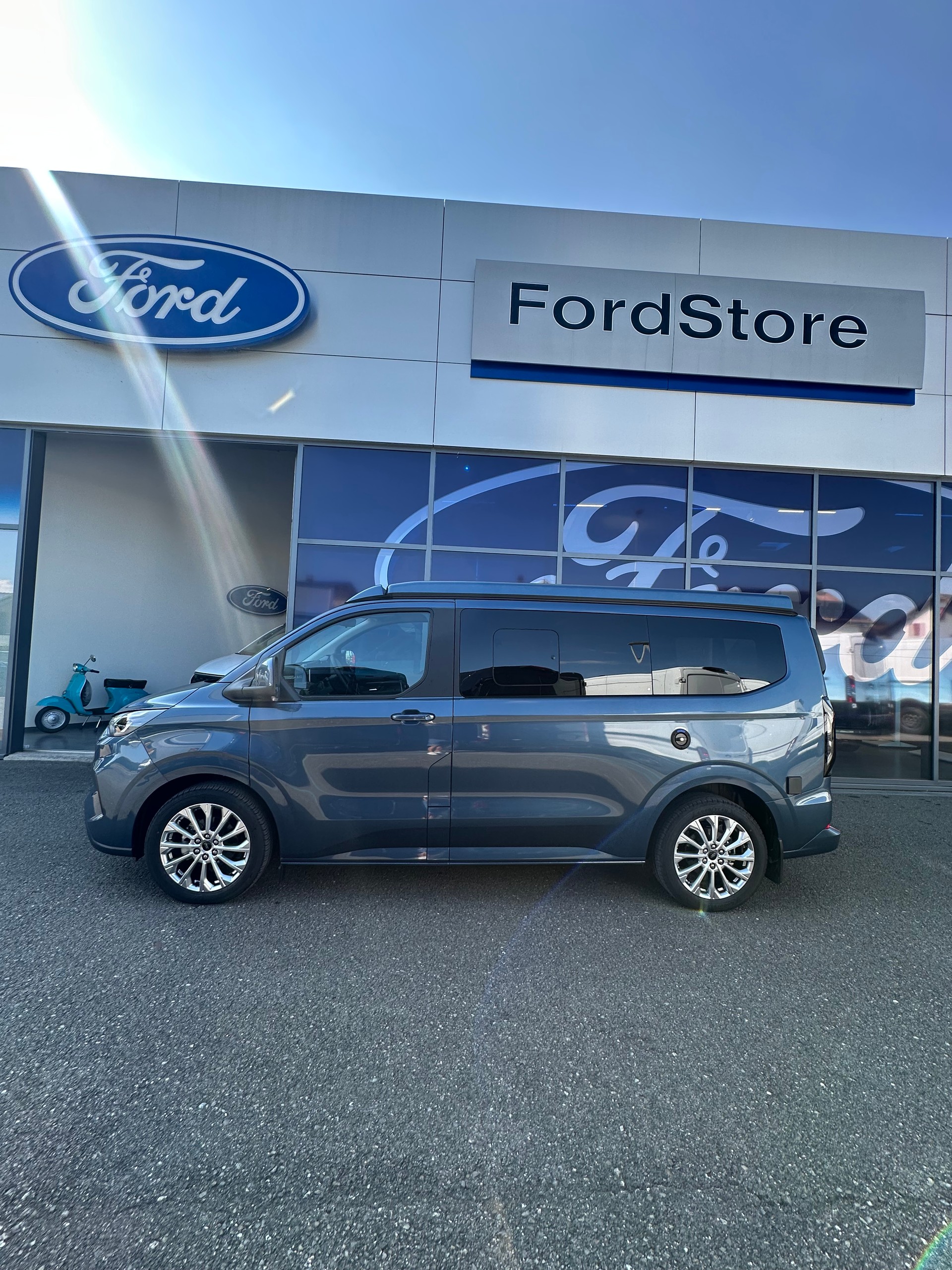 FORD Transit C Nugget 320 L1 2.0 Ec Titanium/170CV/Aut.-image-2