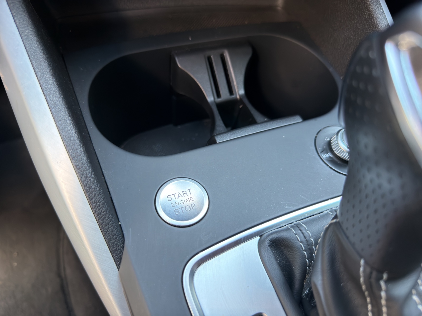 AUDI Q2 35 TFSI S line S-tronic-image-15