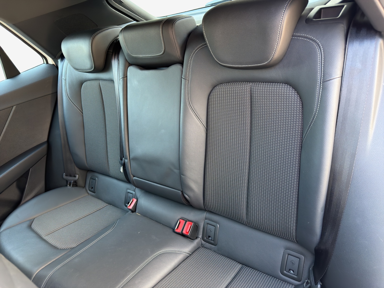 AUDI Q2 35 TFSI S line S-tronic-image-11