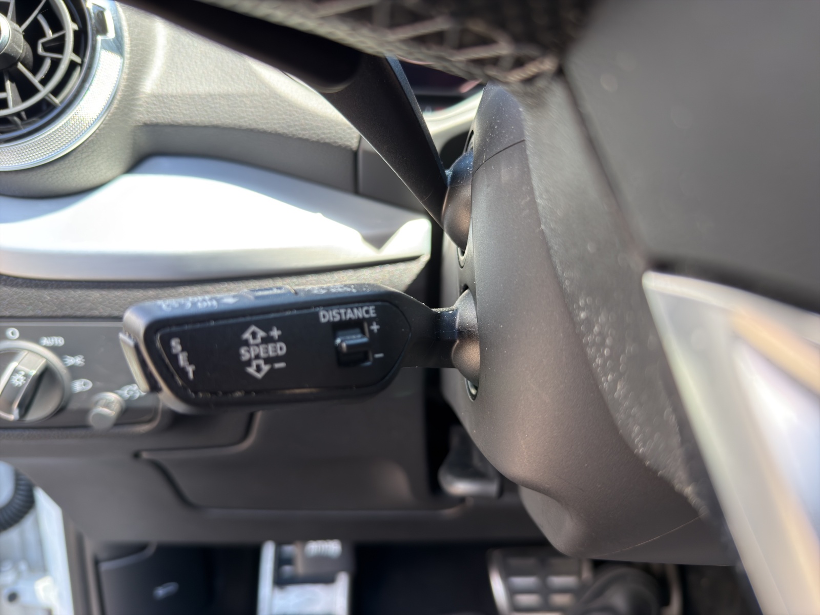 AUDI Q2 35 TFSI S line S-tronic-image-14