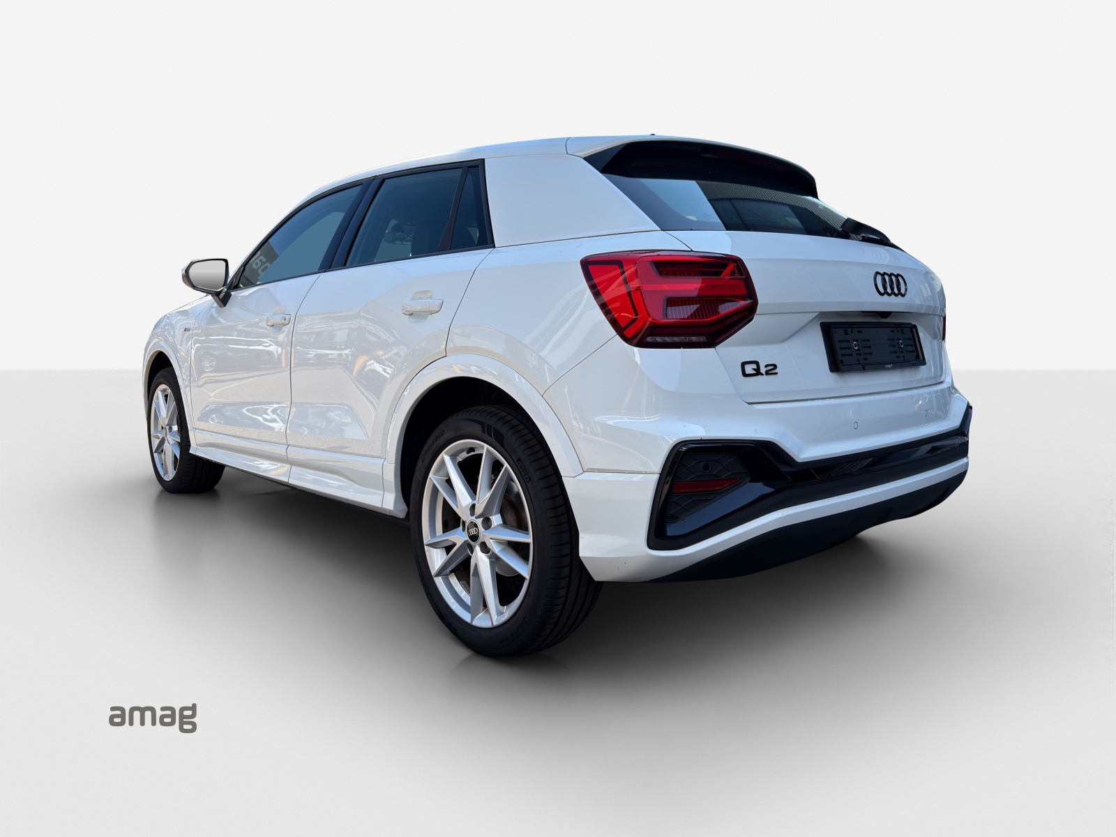 AUDI Q2 35 TFSI S line S-tronic-image-2