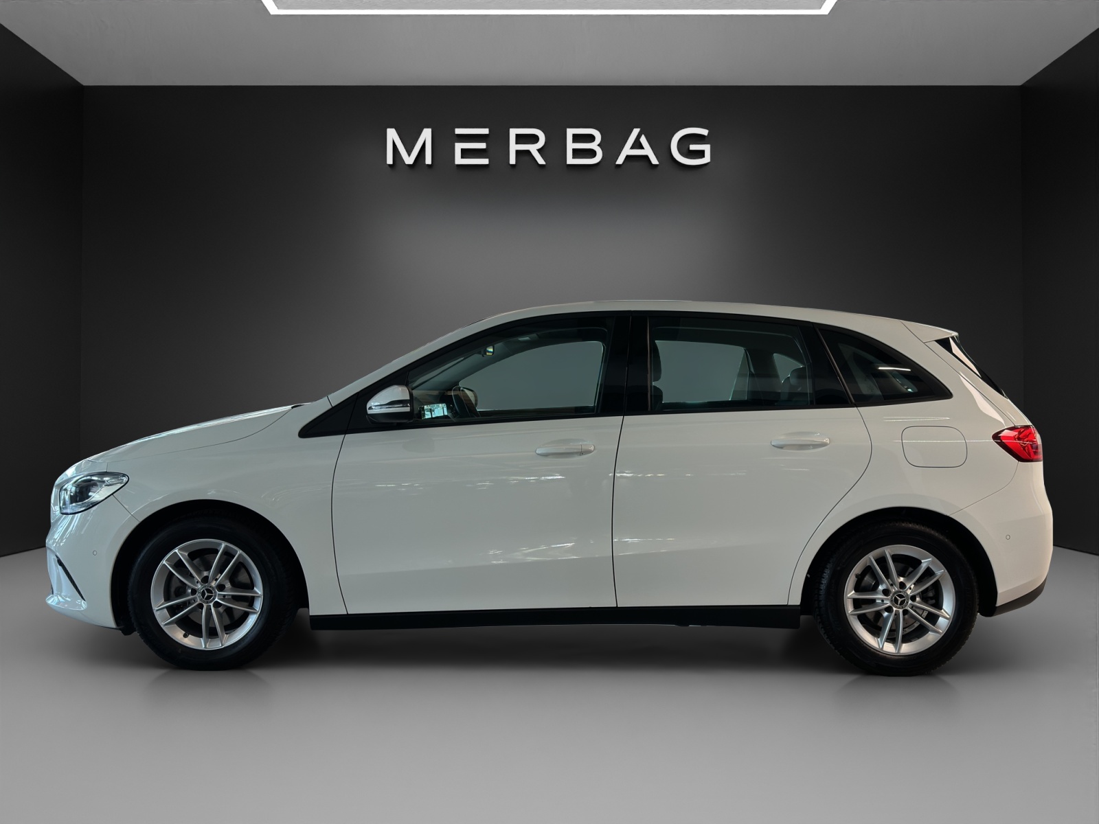 MERCEDES-BENZ B 180-image-2