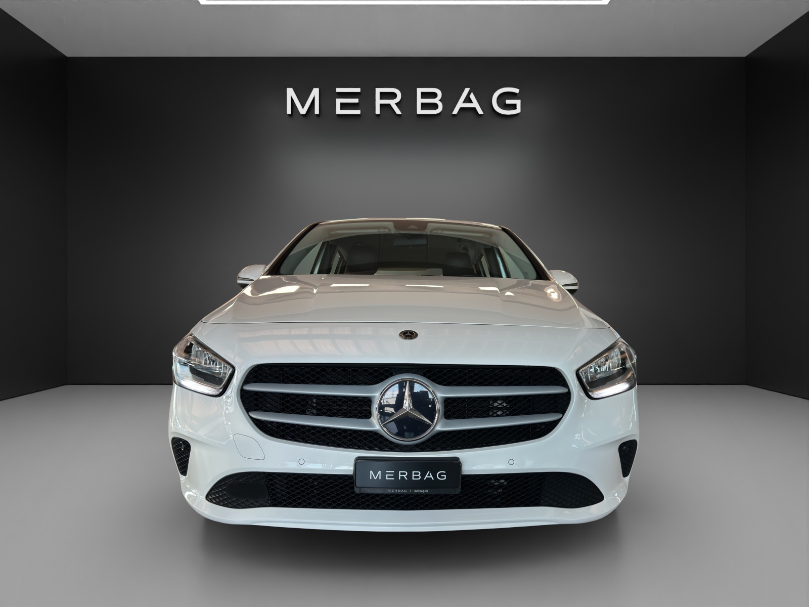 MERCEDES-BENZ B 180-image-1