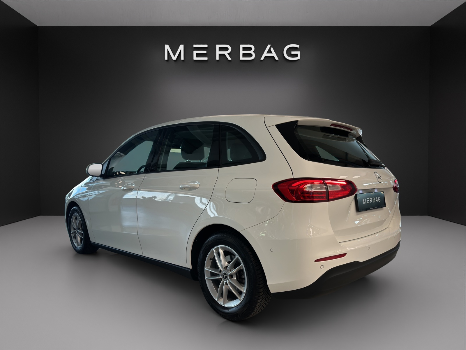 MERCEDES-BENZ B 180-image-3