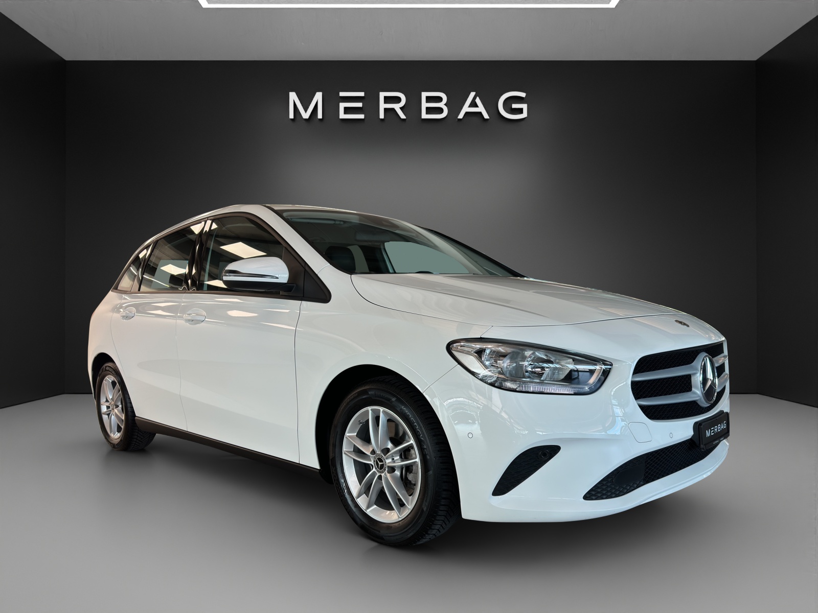 MERCEDES-BENZ B 180-image-0