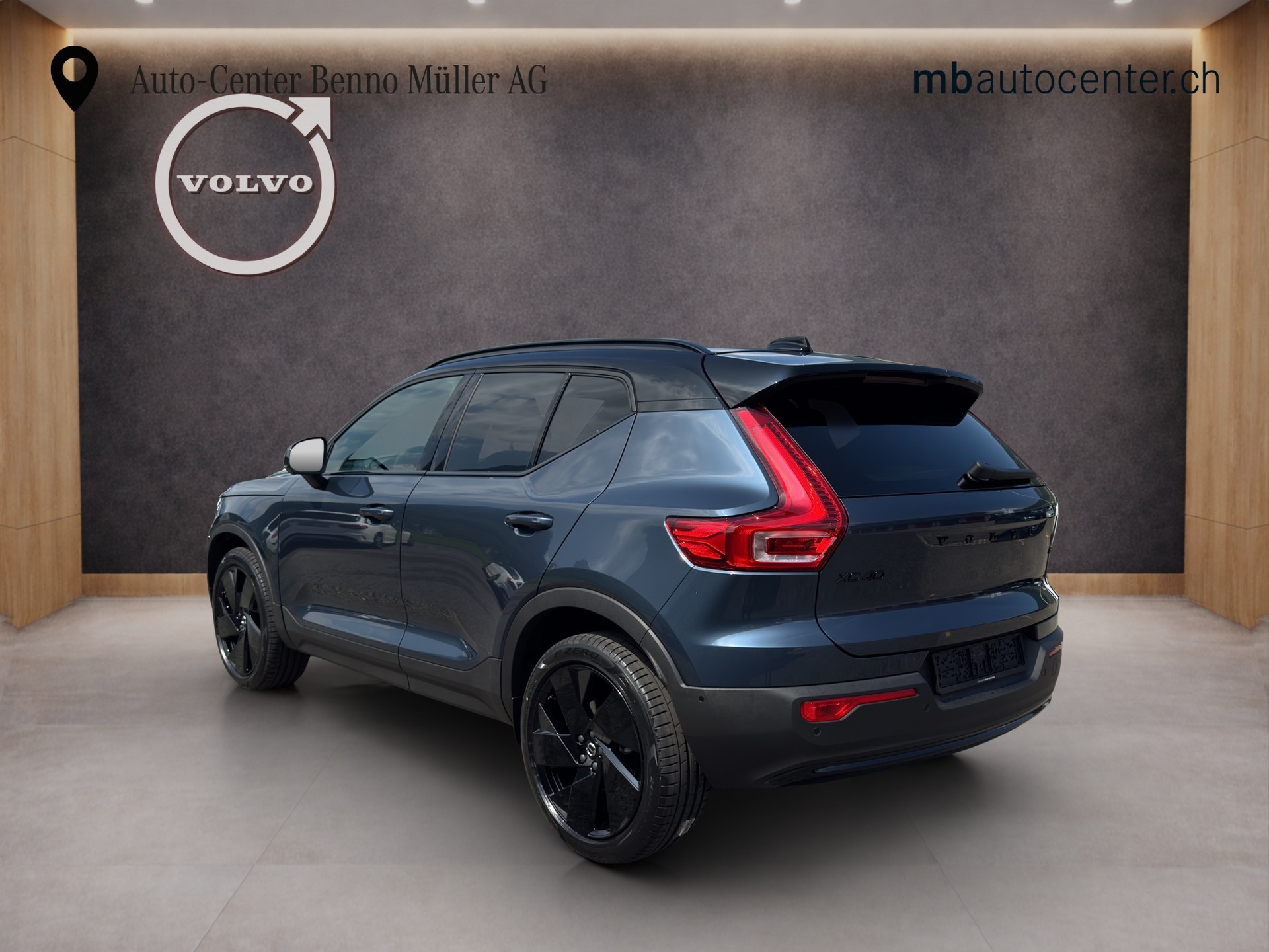 VOLVO XC40 2.0 B4 MH Black Edition-showroom-element-2
