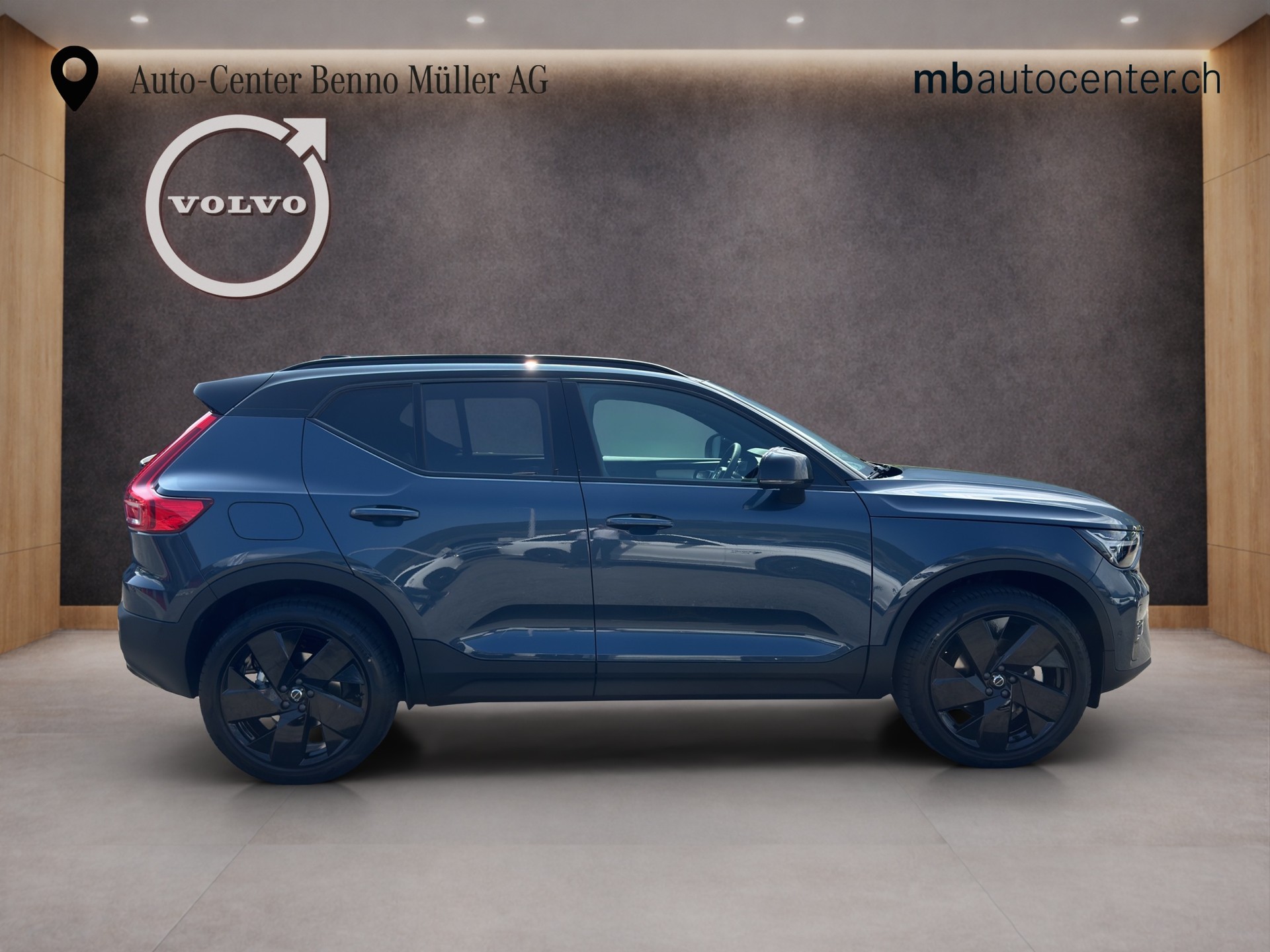 VOLVO XC40 2.0 B4 MH Black Edition-image-5