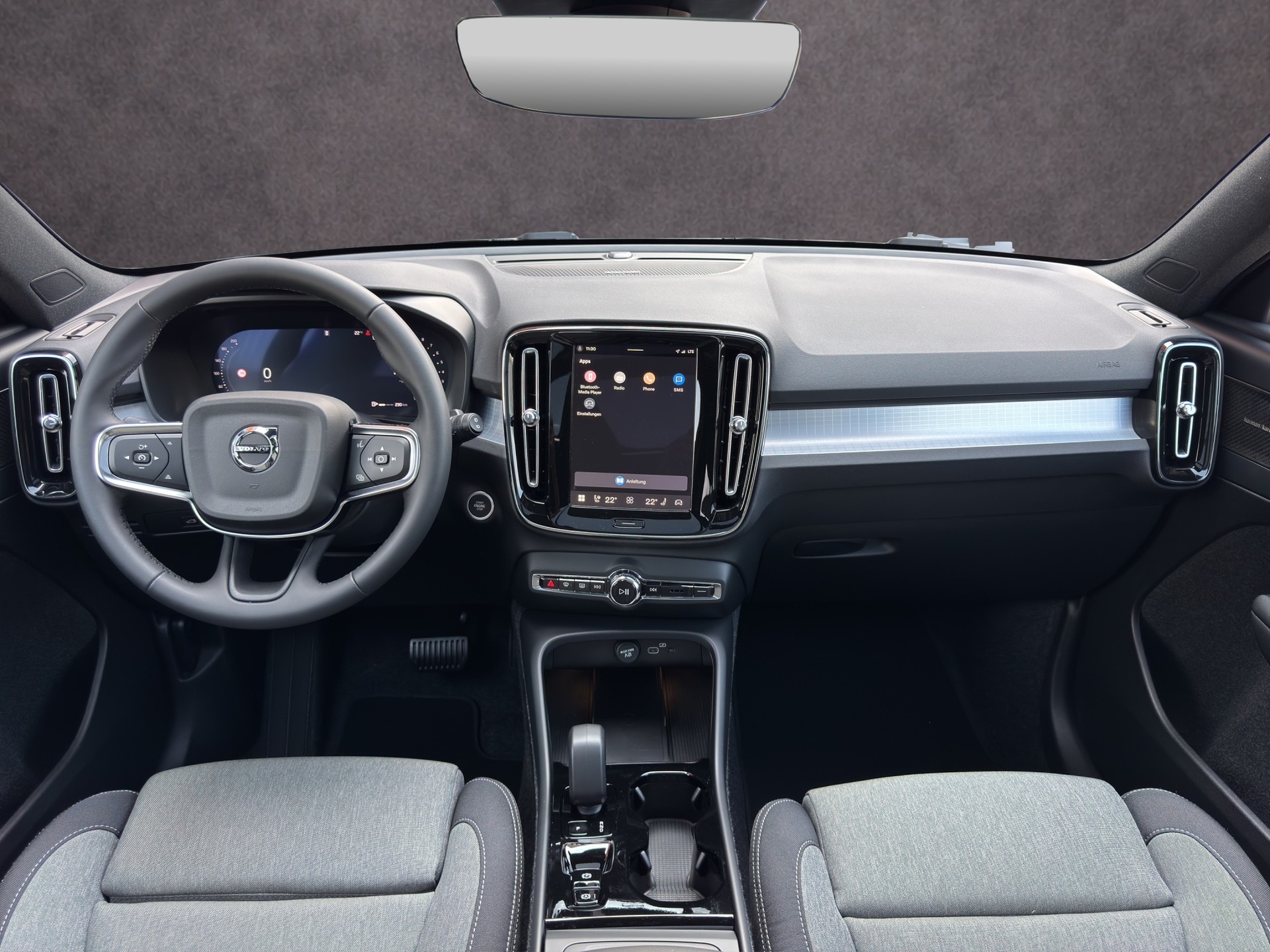 VOLVO XC40 2.0 B4 MH Black Edition-image-11