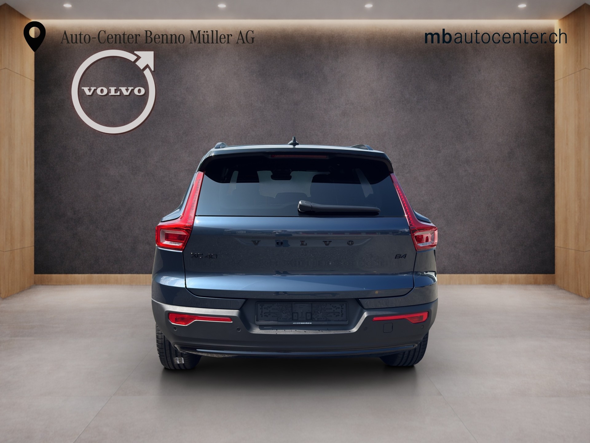 VOLVO XC40 2.0 B4 MH Black Edition-showroom-element-3