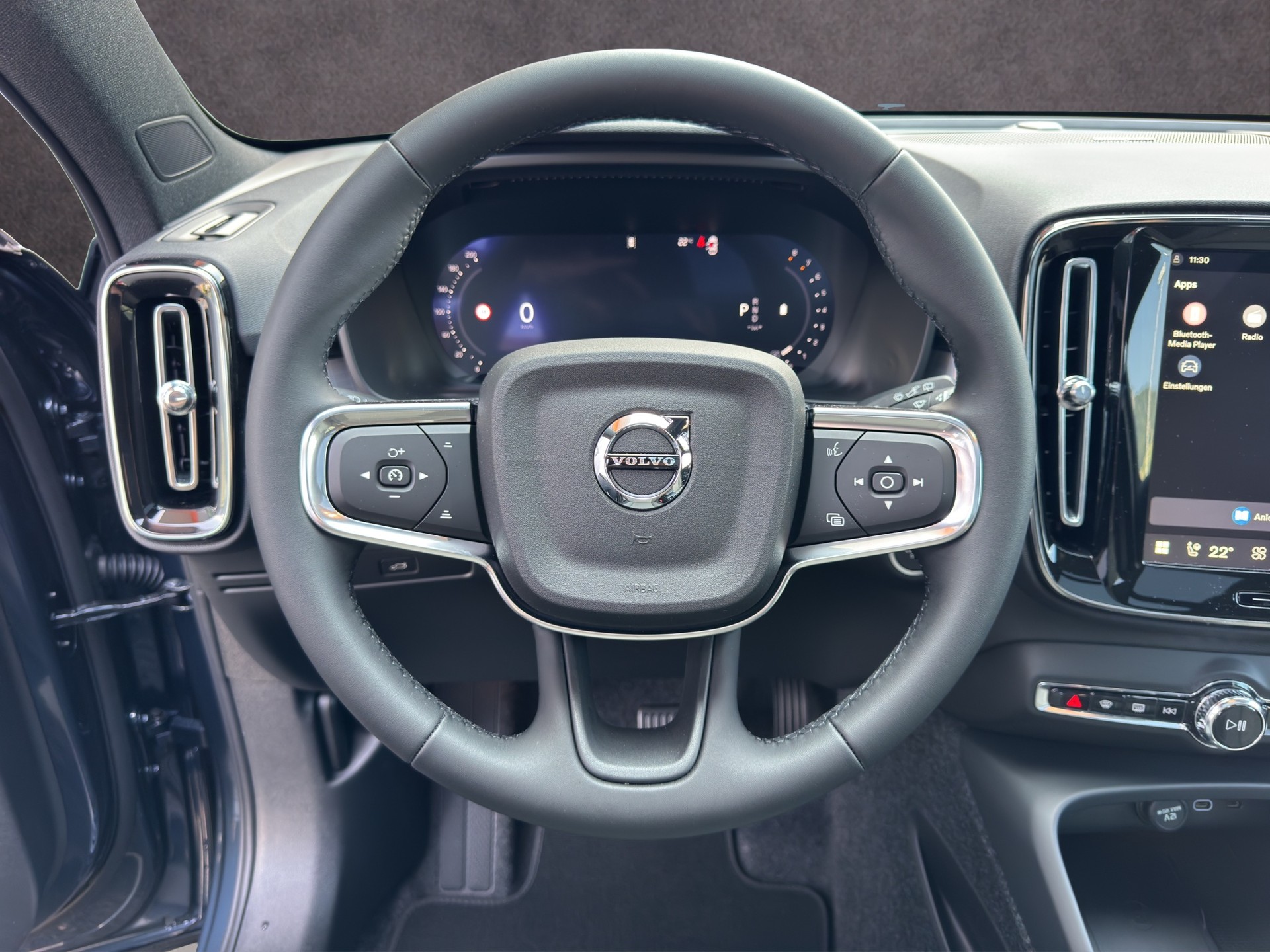 VOLVO XC40 2.0 B4 MH Black Edition-image-12