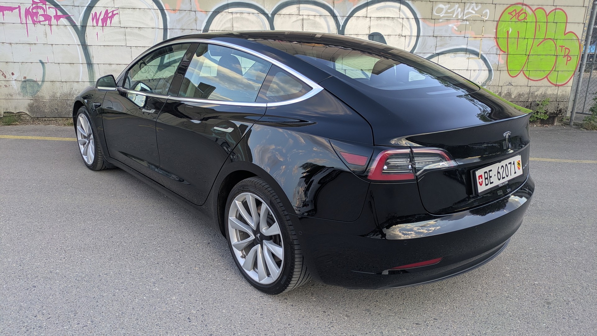 TESLA Model 3 Long Range Dual Motor AWD-image-3