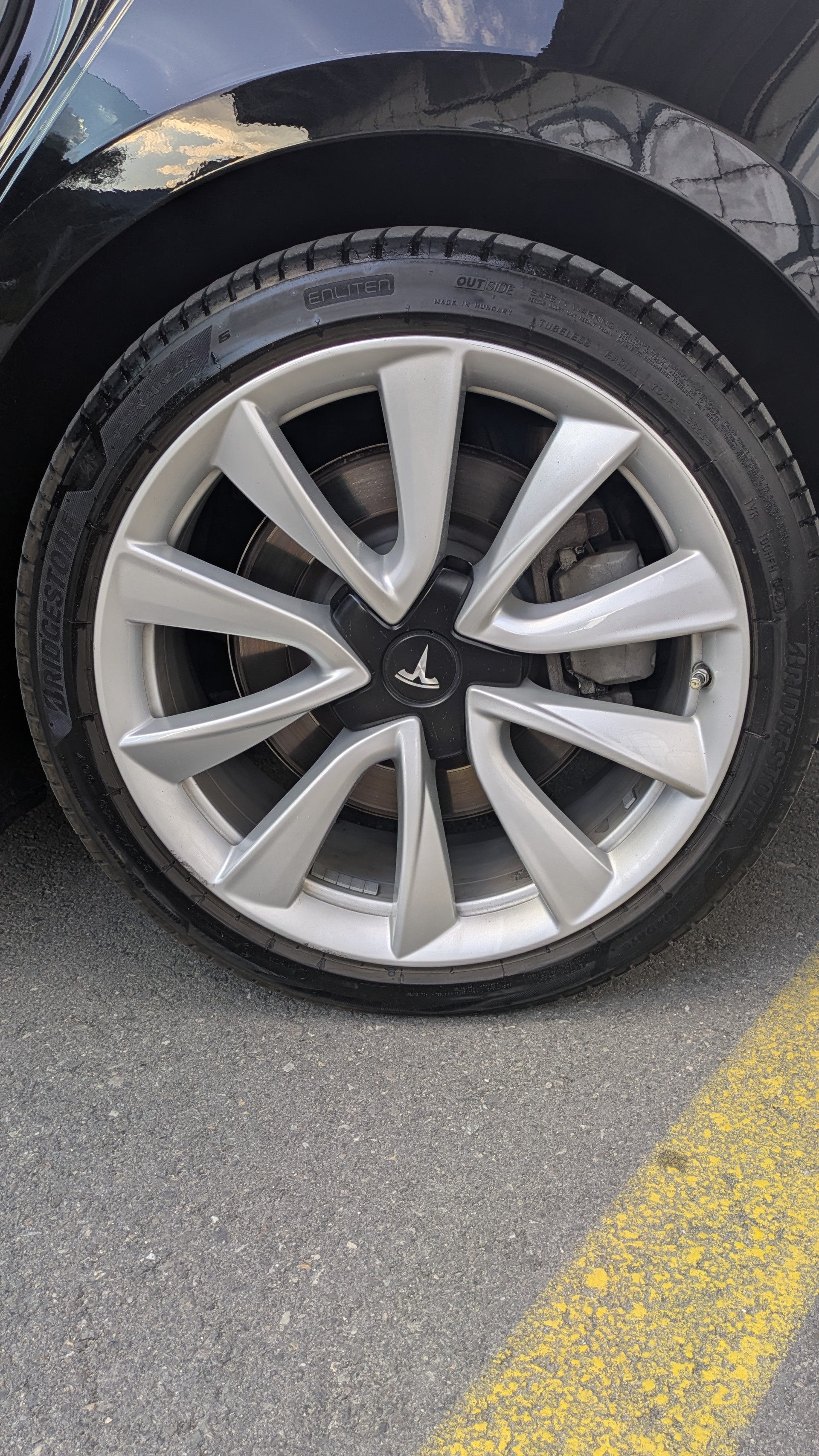 TESLA Model 3 Long Range Dual Motor AWD-image-8