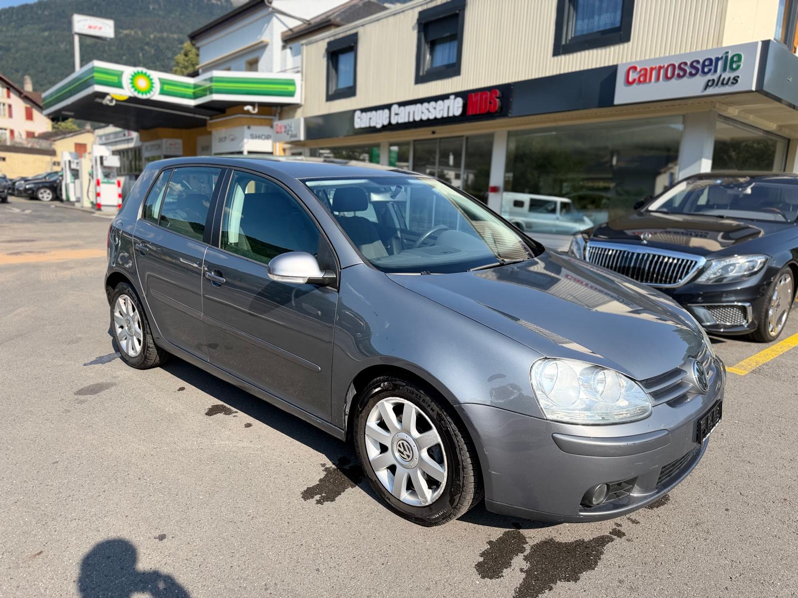 VW Golf 2.0 FSI Sportline 4Motion-image-2