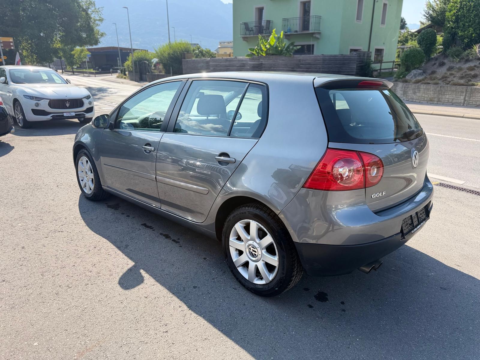 VW Golf 2.0 FSI Sportline 4Motion-image-5