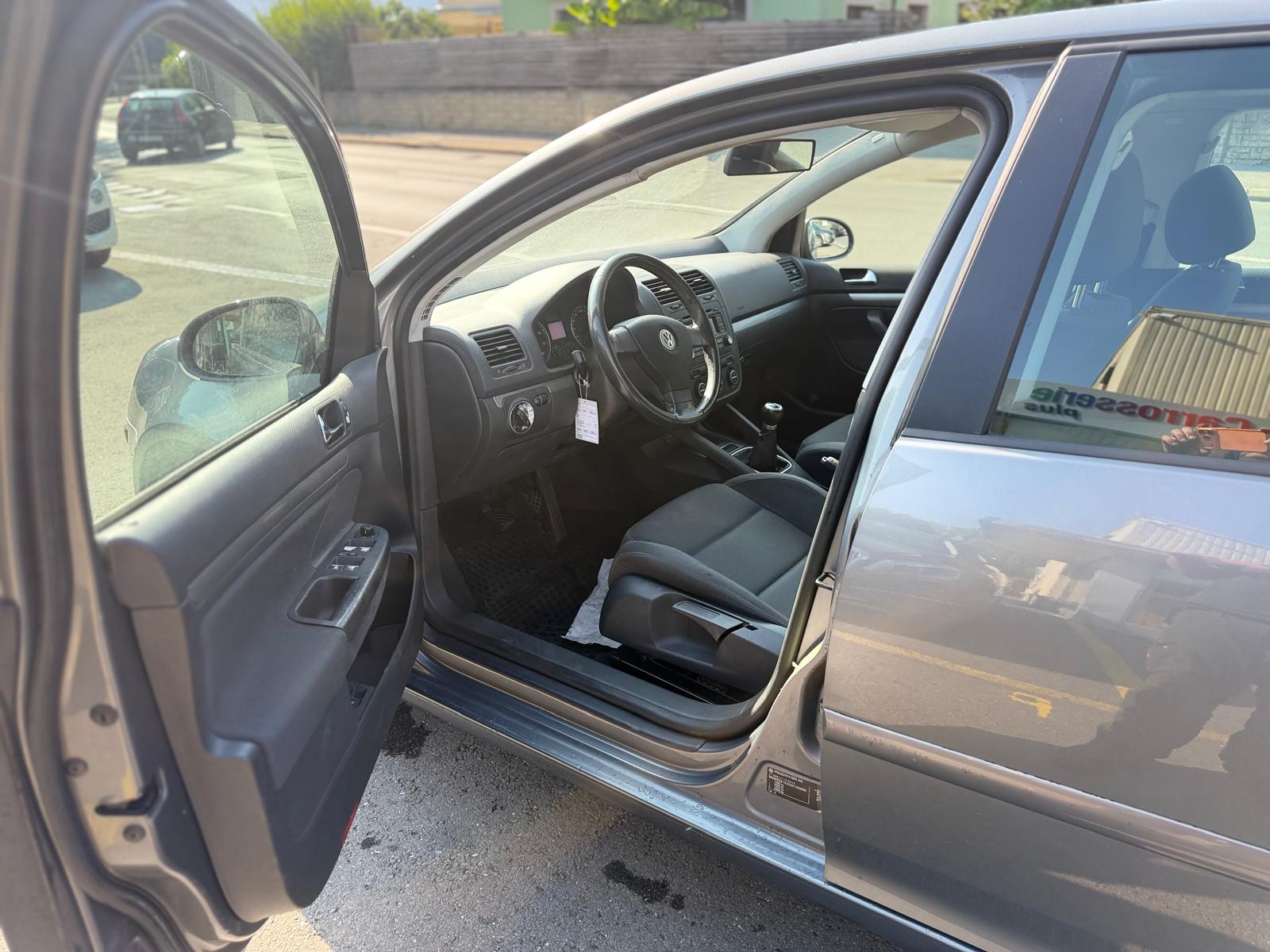 VW Golf 2.0 FSI Sportline 4Motion-image-8