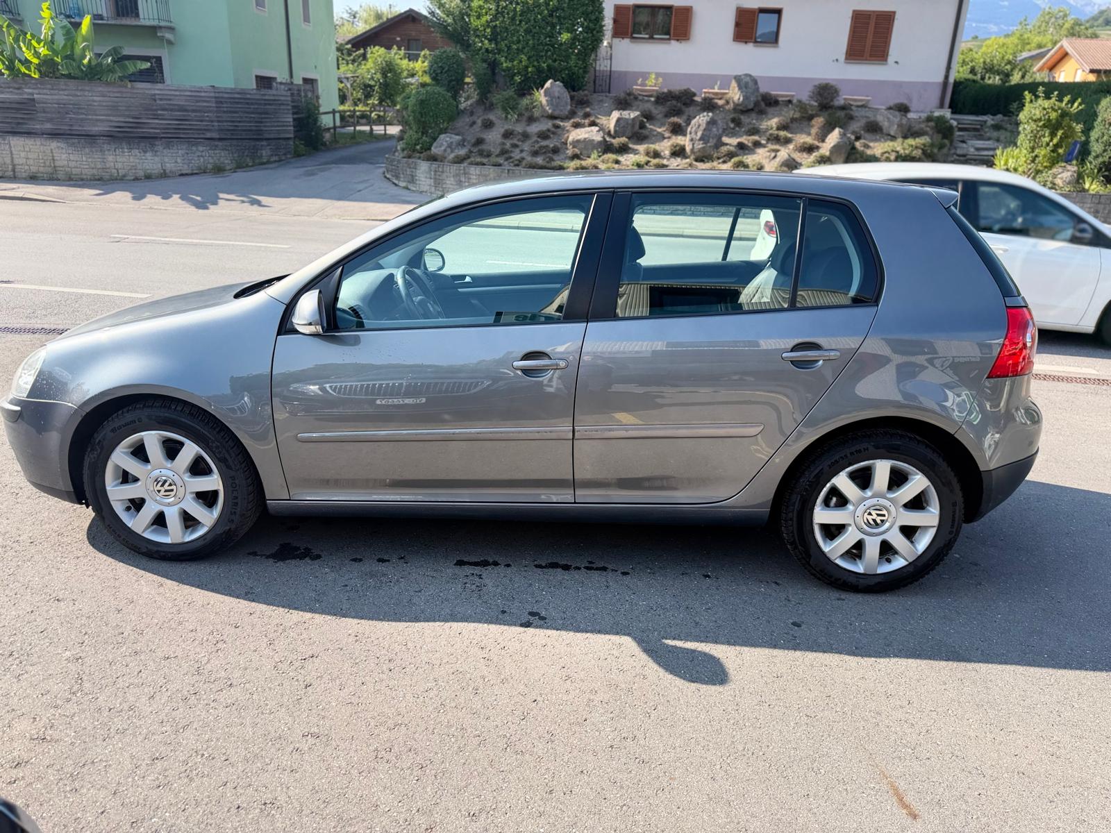 VW Golf 2.0 FSI Sportline 4Motion-image-7