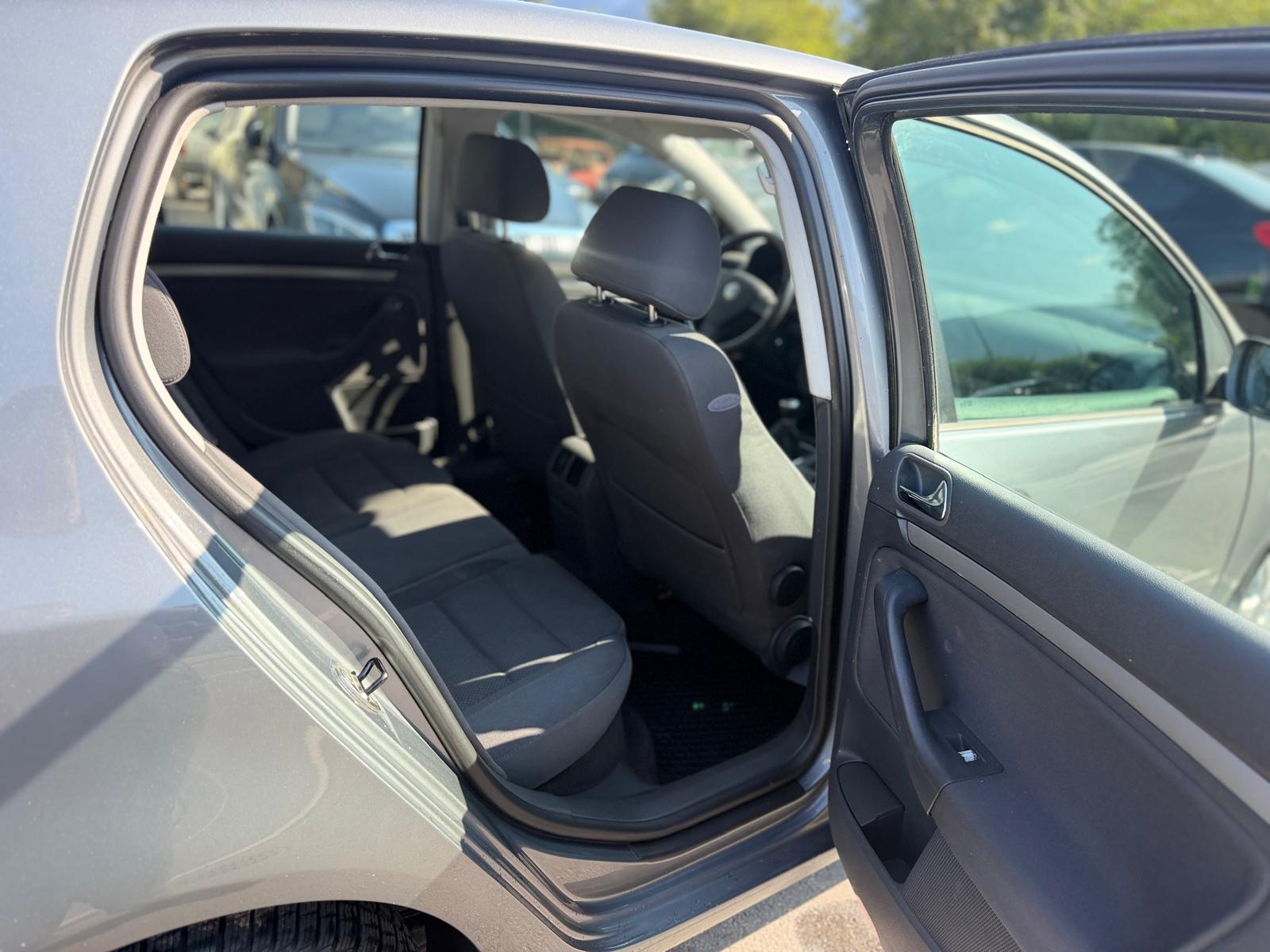 VW Golf 2.0 FSI Sportline 4Motion-image-11