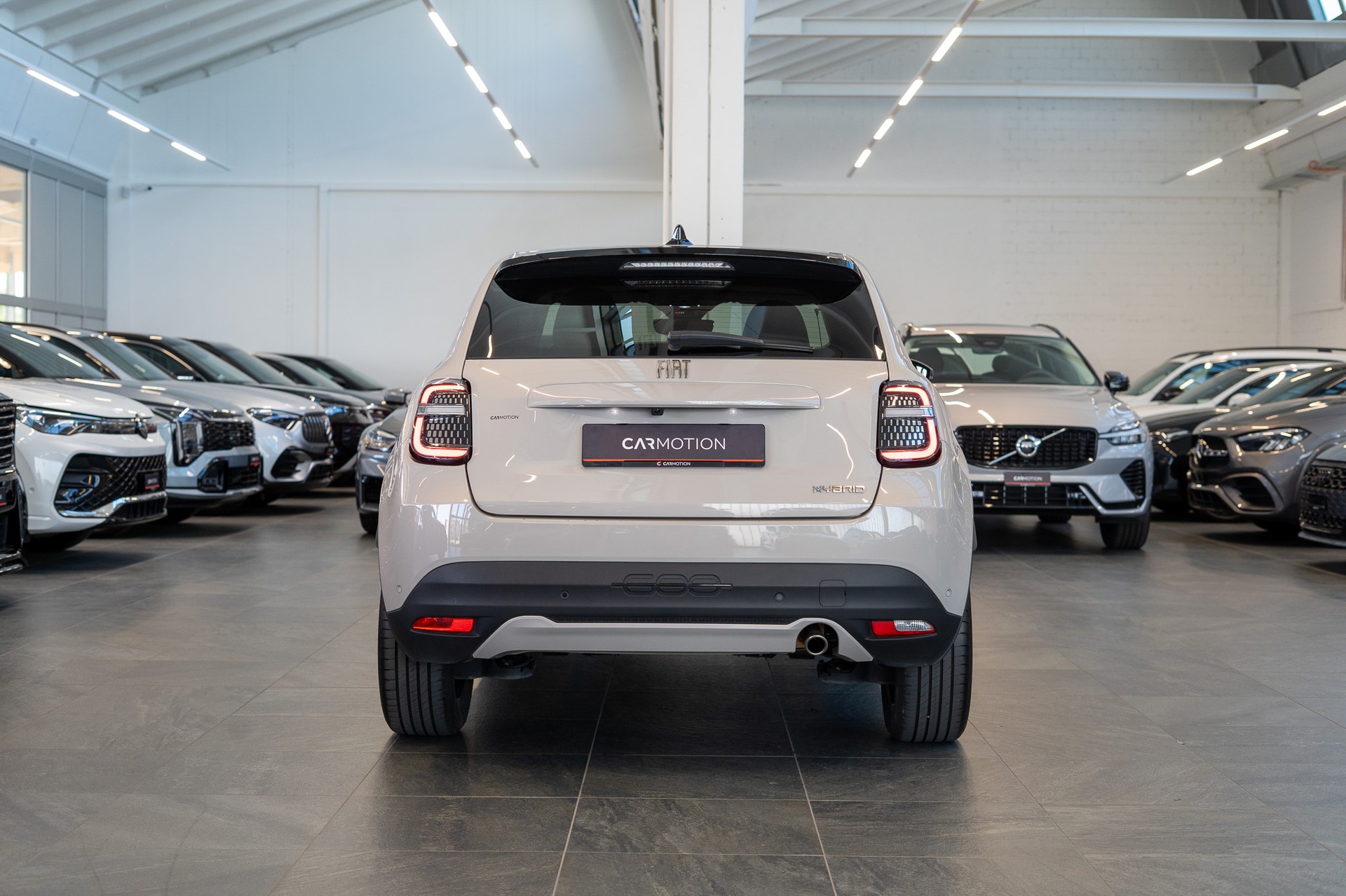 FIAT 600 1.2 Hybrid La Prima / Grigio Cappuccino / Ledersitze / Navi-image-4