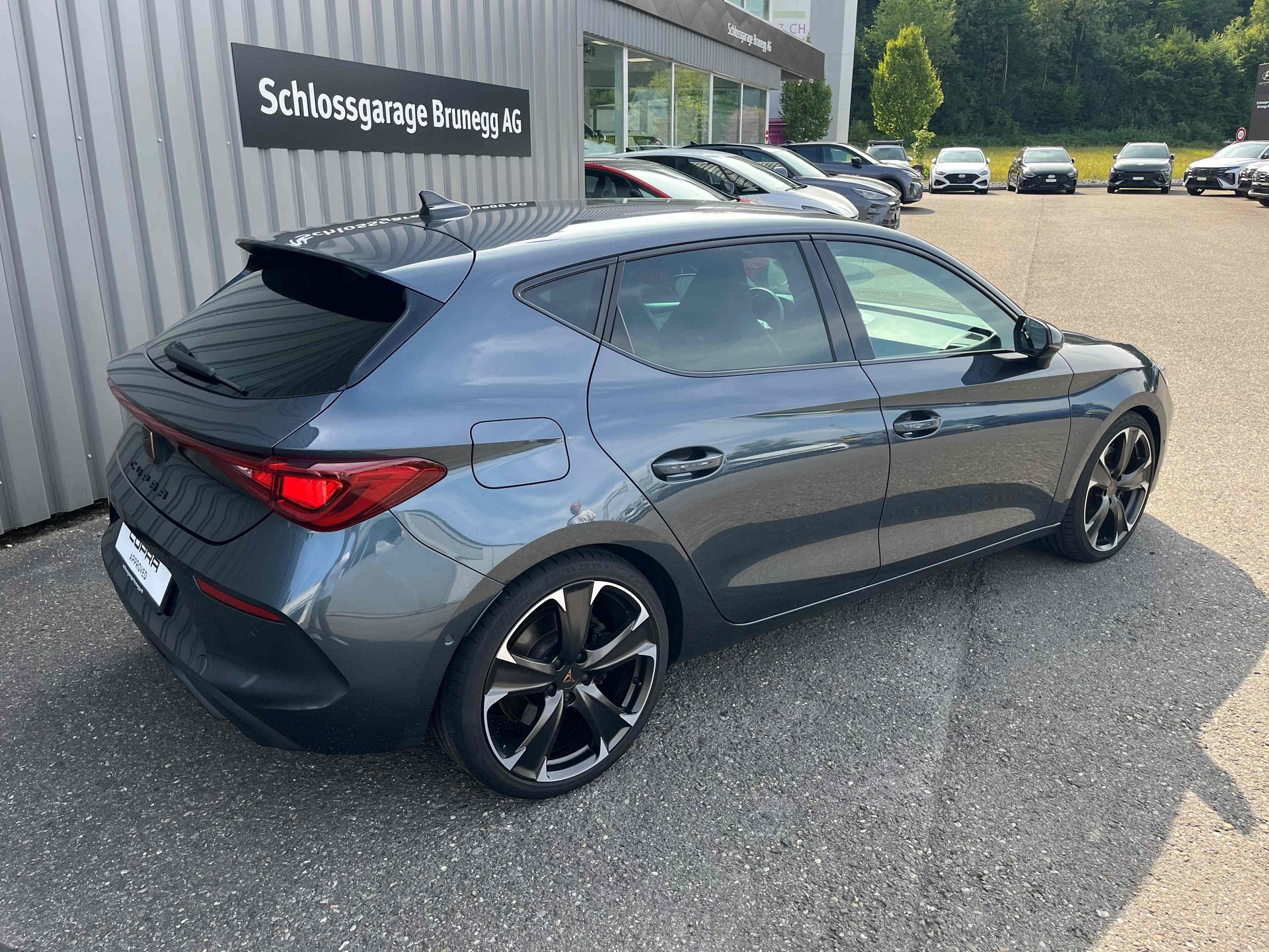 CUPRA LEON VZ 2.0 TSI DSG-image-2