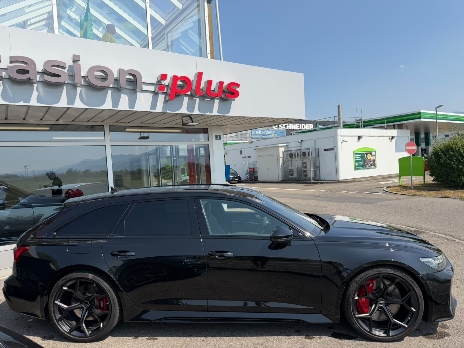 AUDI RS6 Avant 4.0 TFSI V8 Performance quattro-image-2