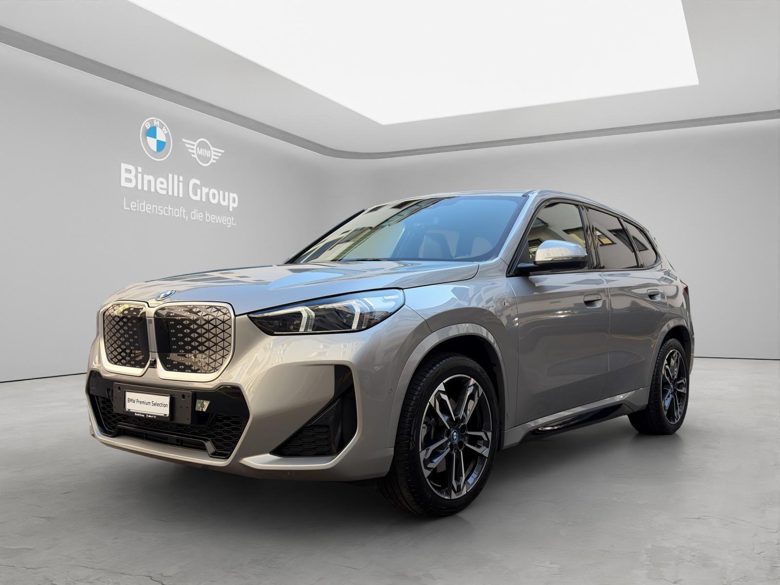 BMW iX1 30 xDrive-image-0