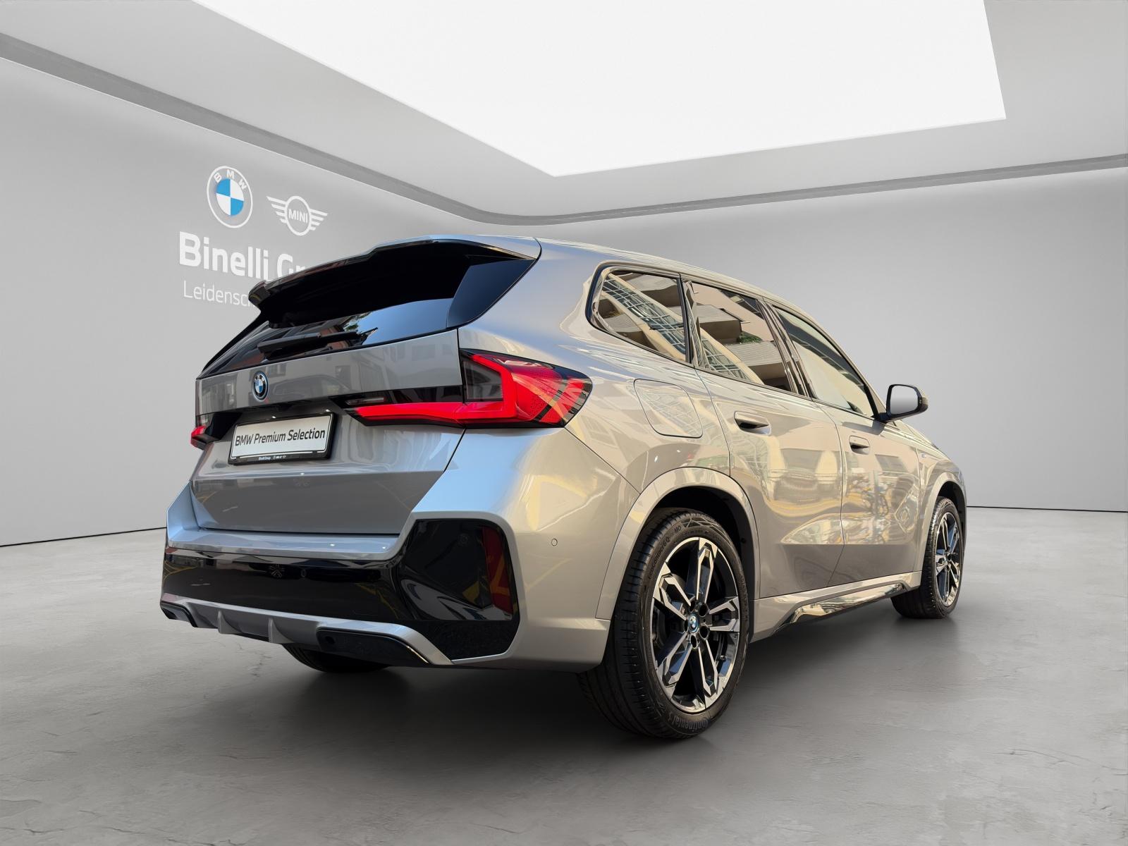 BMW iX1 30 xDrive-image-17