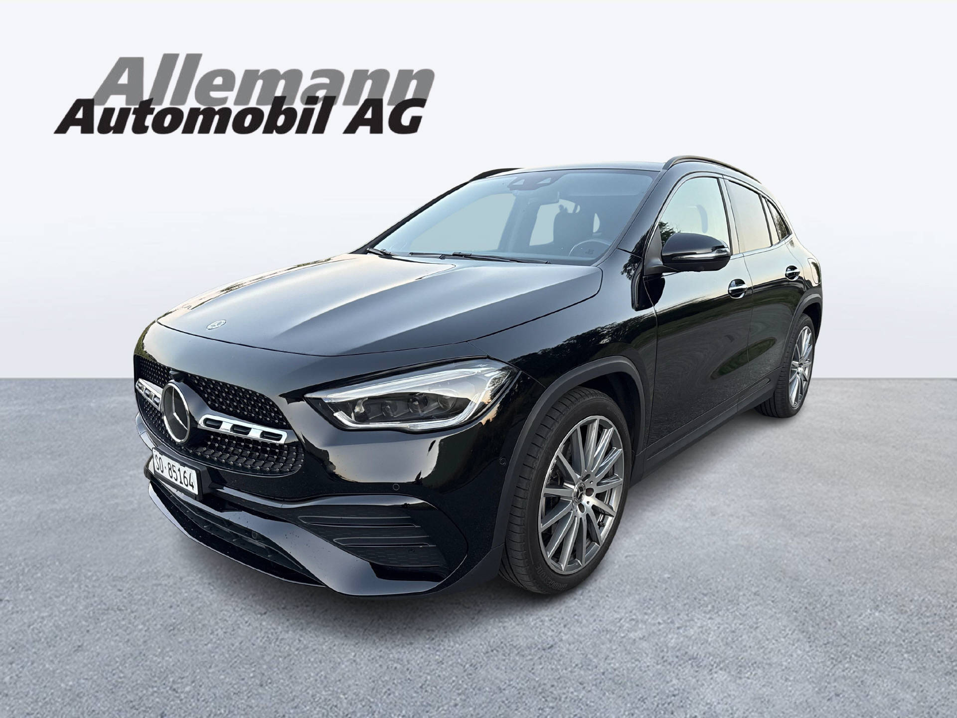 MERCEDES-BENZ GLA 220 d AMG Line 4matic-image-0