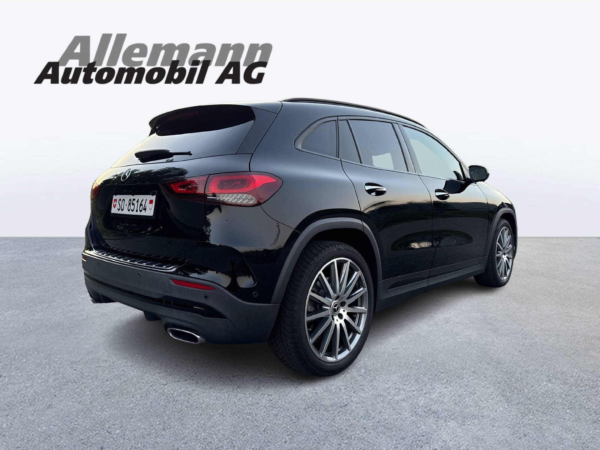 MERCEDES-BENZ GLA 220 d AMG Line 4matic-image-5