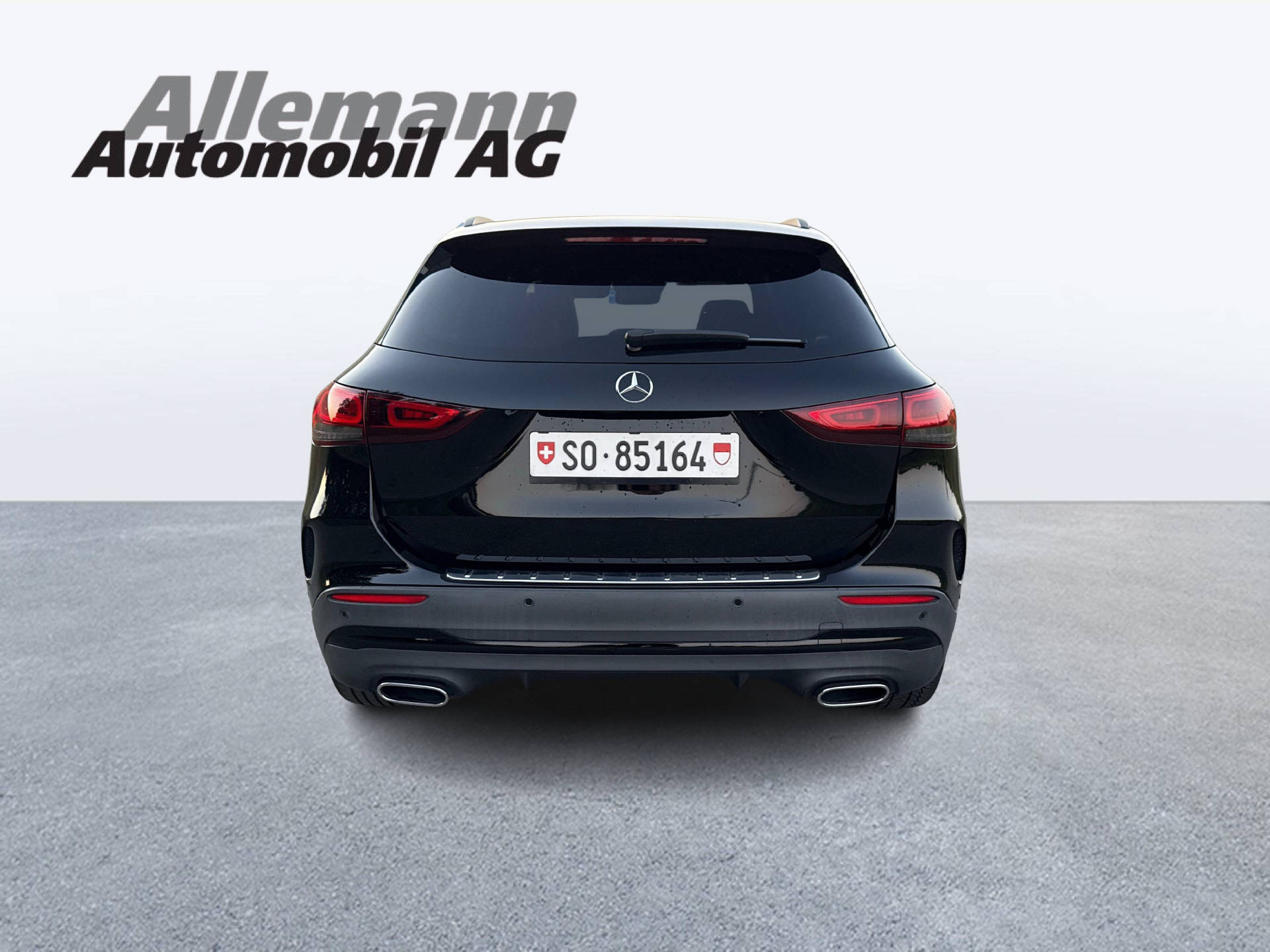 MERCEDES-BENZ GLA 220 d AMG Line 4matic-image-4