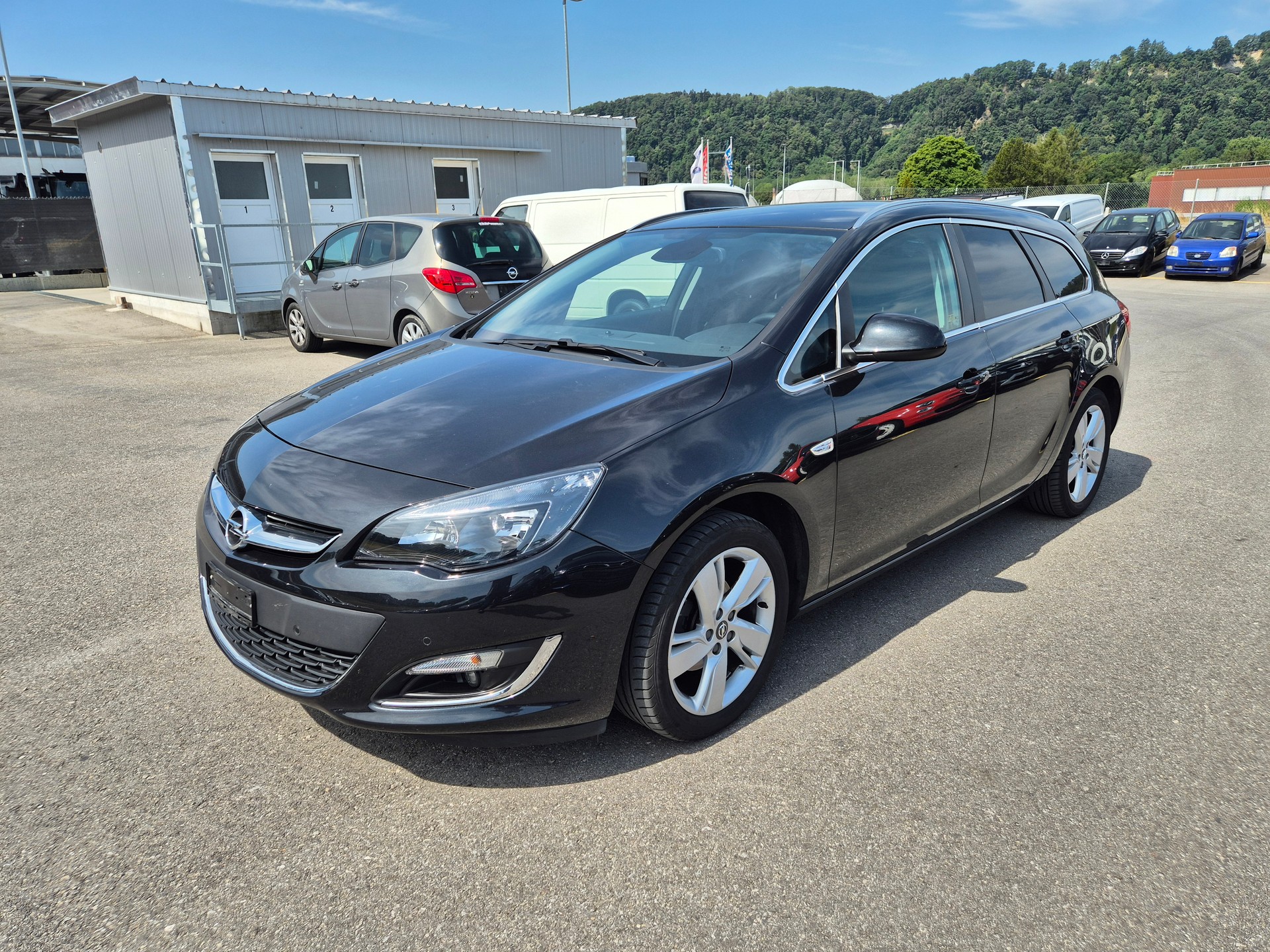 OPEL Astra SportsTourer 1.4i 16V Turbo Sport-image-12