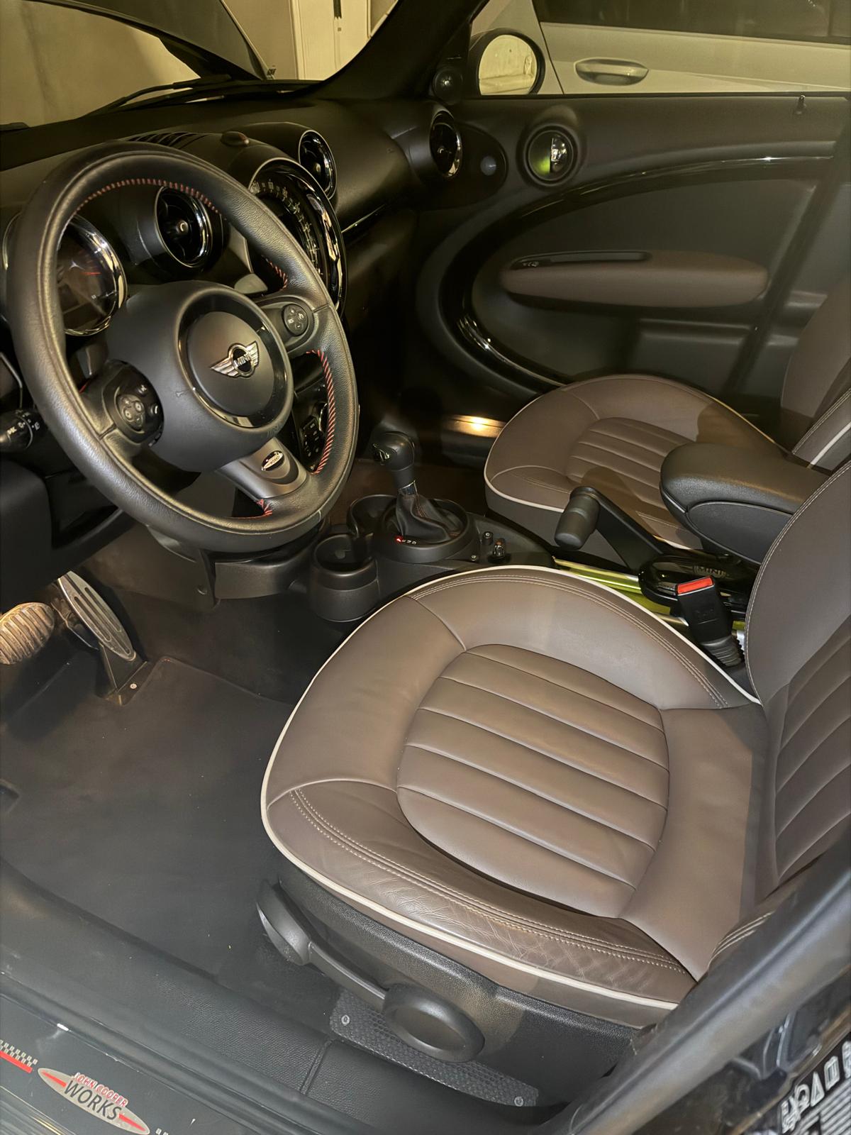 MINI 1.6i John Cooper Works ALL4-image-2