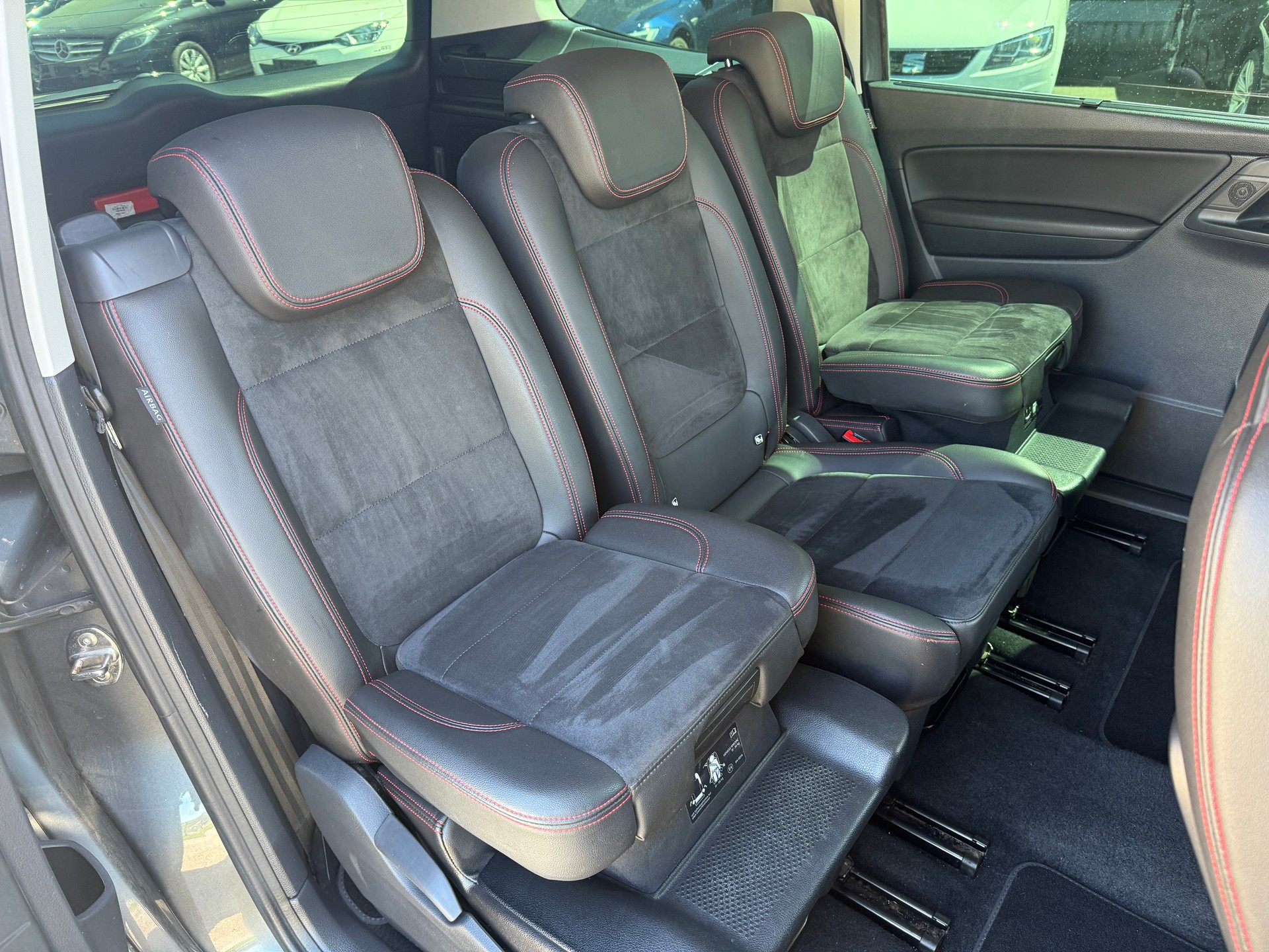 SEAT Alhambra 1.4 TSI DSG SWISS FR2-image-11