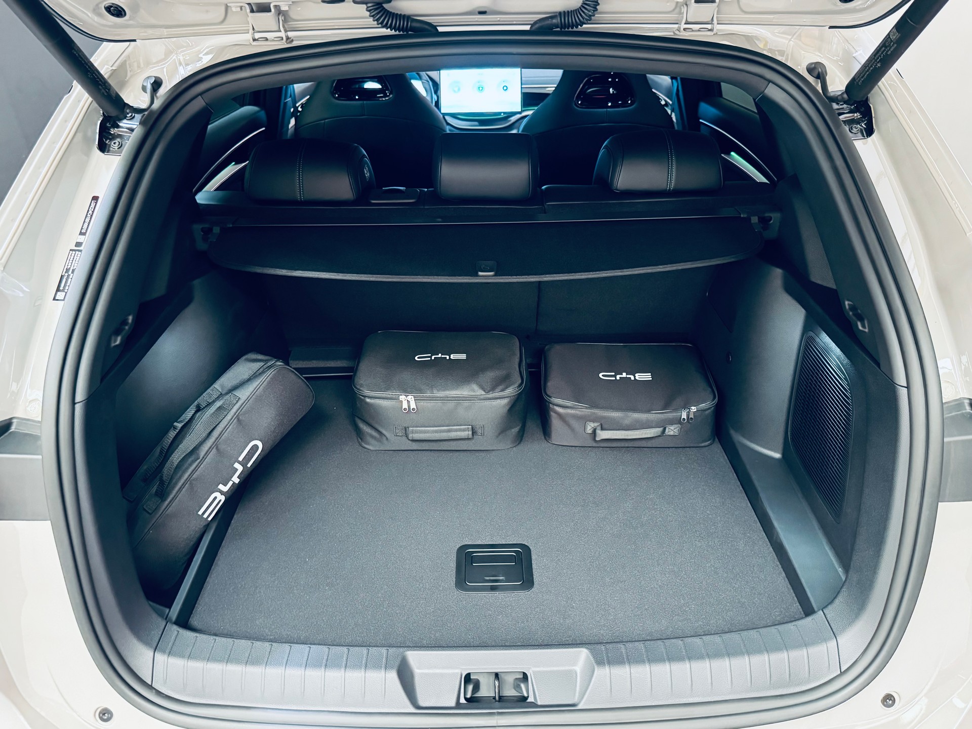 BYD Seal U DM-i Design AWD-image-11