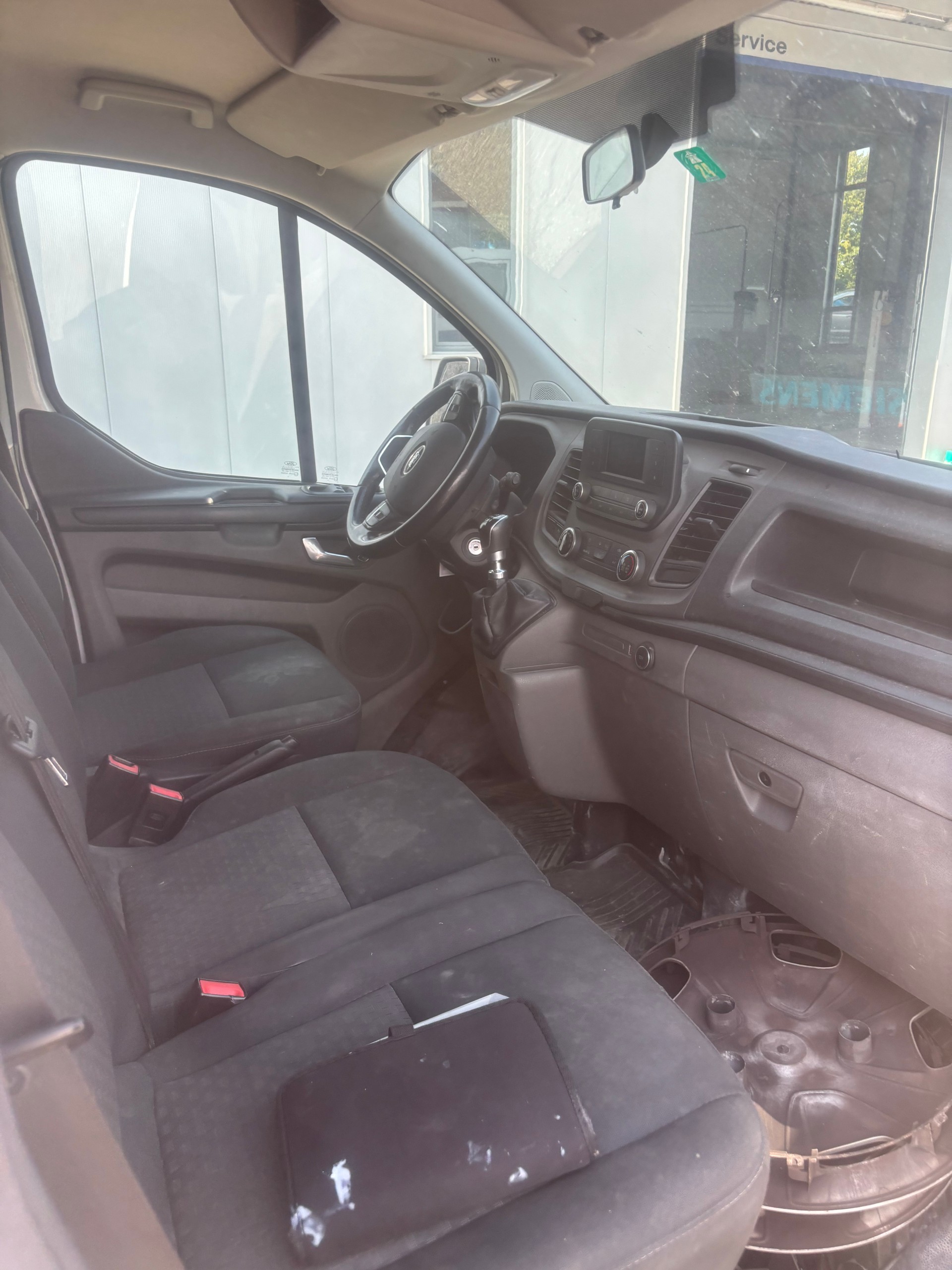 FORD Transit Custom Van 320 L2H1 Limited-image-2