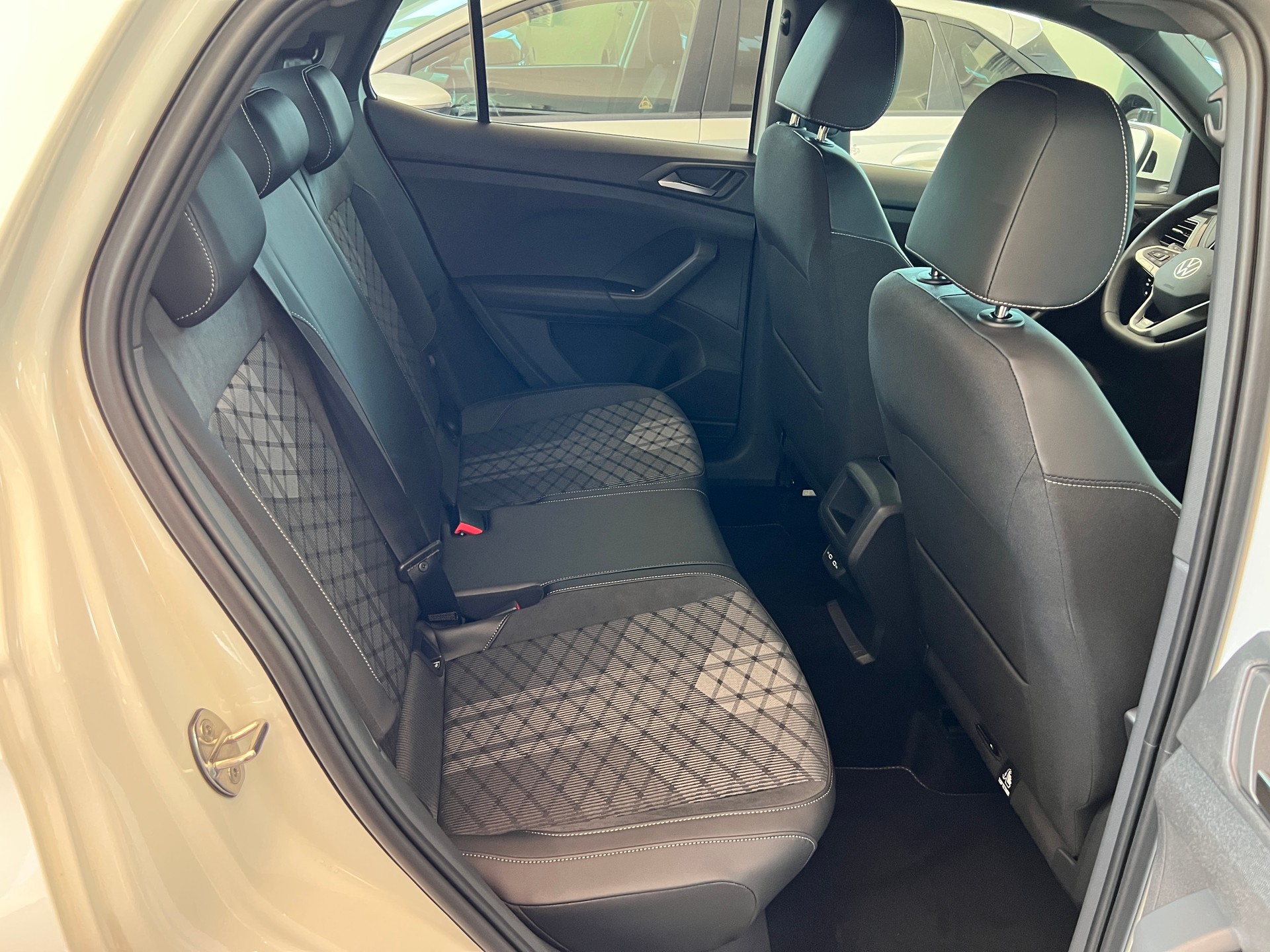 VW T-Cross 1.5 TSI EVO ACT R-Line DSG-image-29