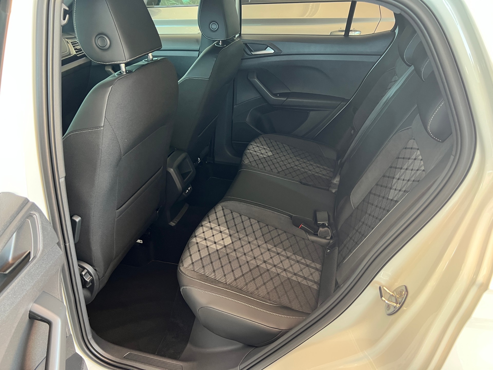 VW T-Cross 1.5 TSI EVO ACT R-Line DSG-image-30