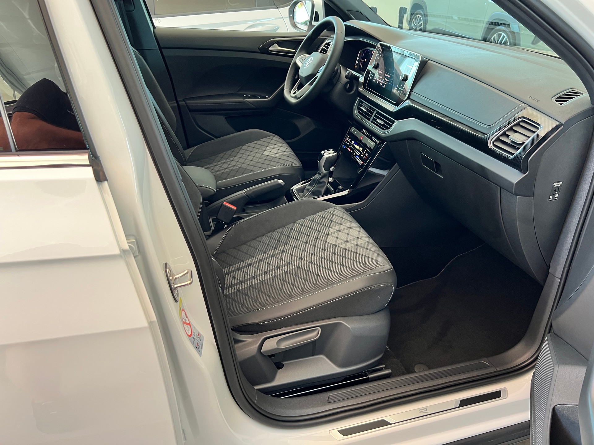 VW T-Cross 1.5 TSI EVO ACT R-Line DSG-image-14