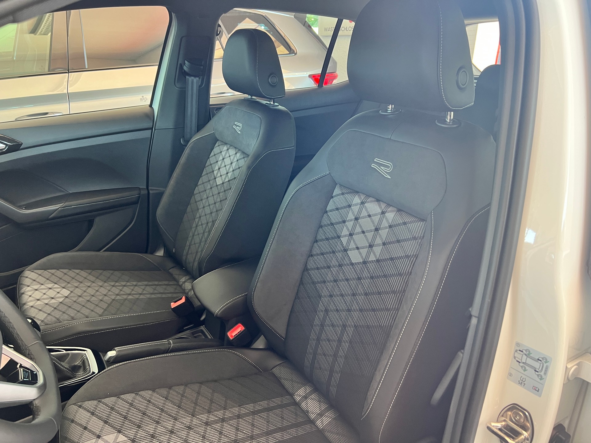 VW T-Cross 1.5 TSI EVO ACT R-Line DSG-image-13