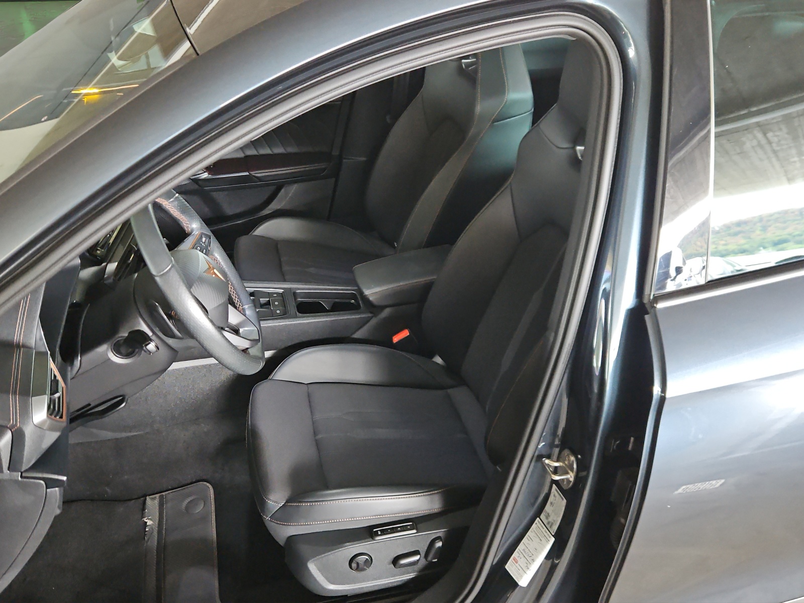 CUPRA Formentor 2.0TSI VZ DSG-image-8