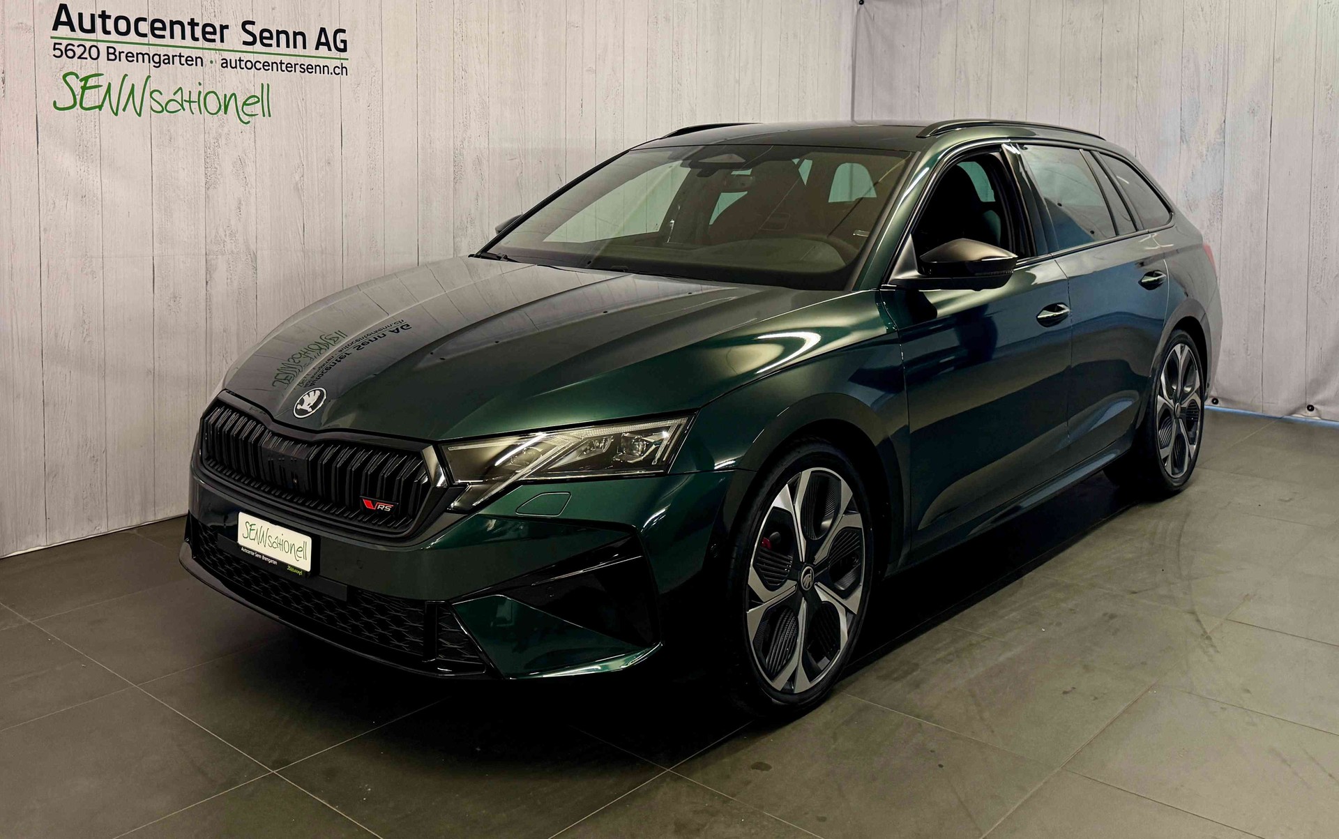 SKODA Octavia Combi 2.0 TSI DSG RS 30 Years Edition