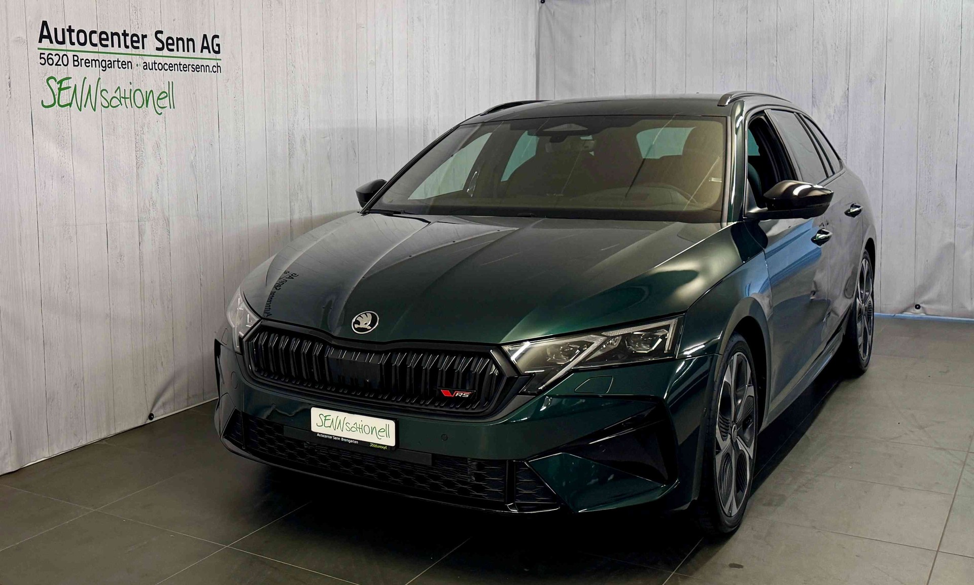 SKODA Octavia Combi 2.0 TSI DSG RS 30 Years Edition-showroom-element-1